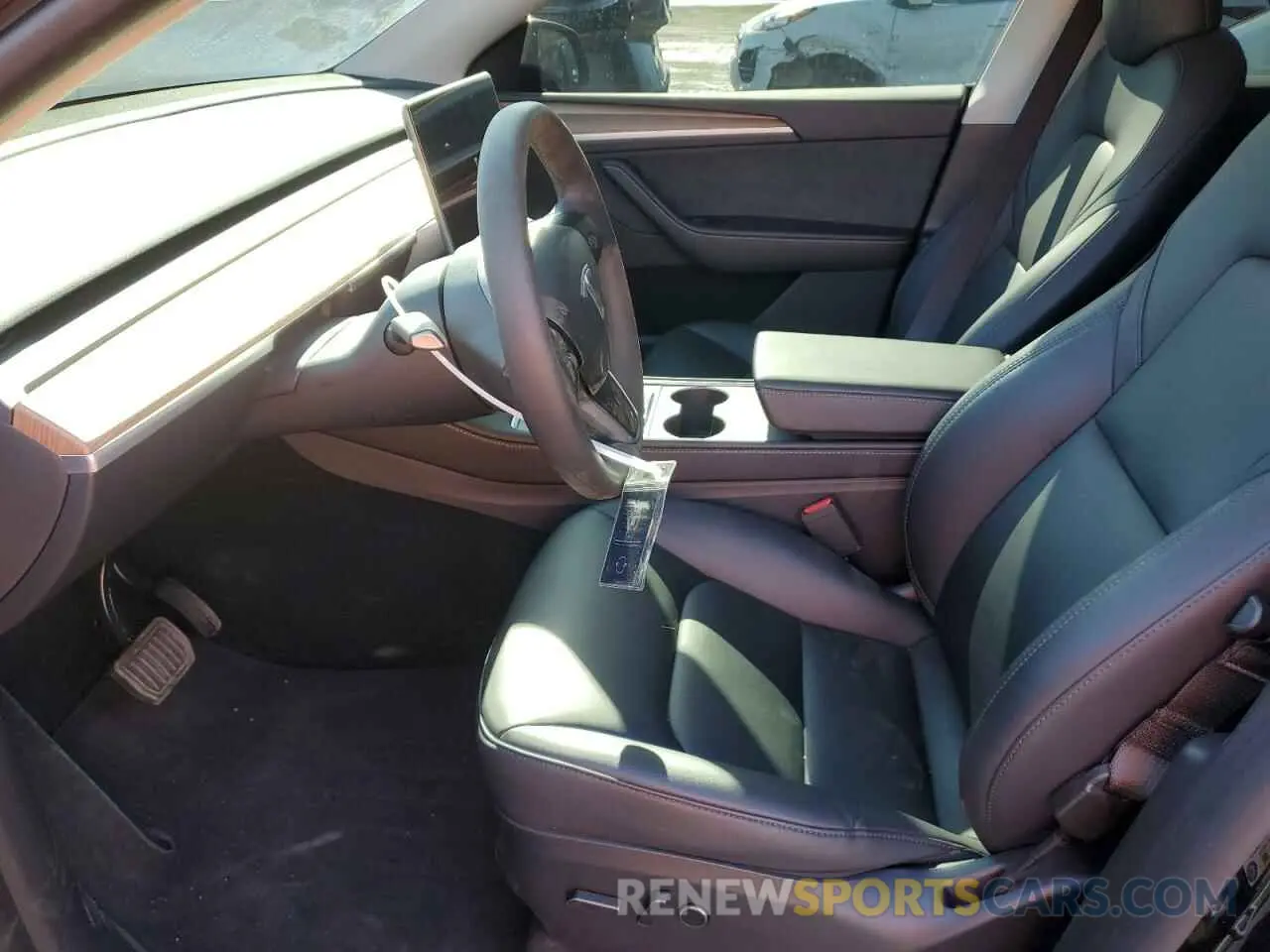 7 Photograph of a damaged car 7SAYGDEE6RA309870 TESLA MODEL Y 2024