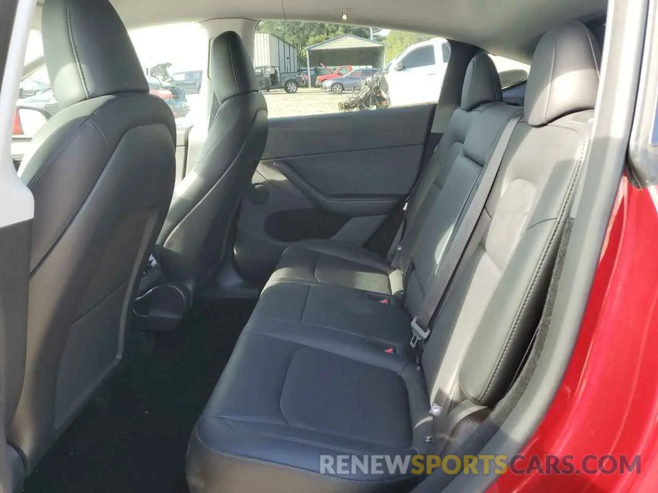 10 Photograph of a damaged car 7SAYGDEE6RA318973 TESLA MODEL Y 2024