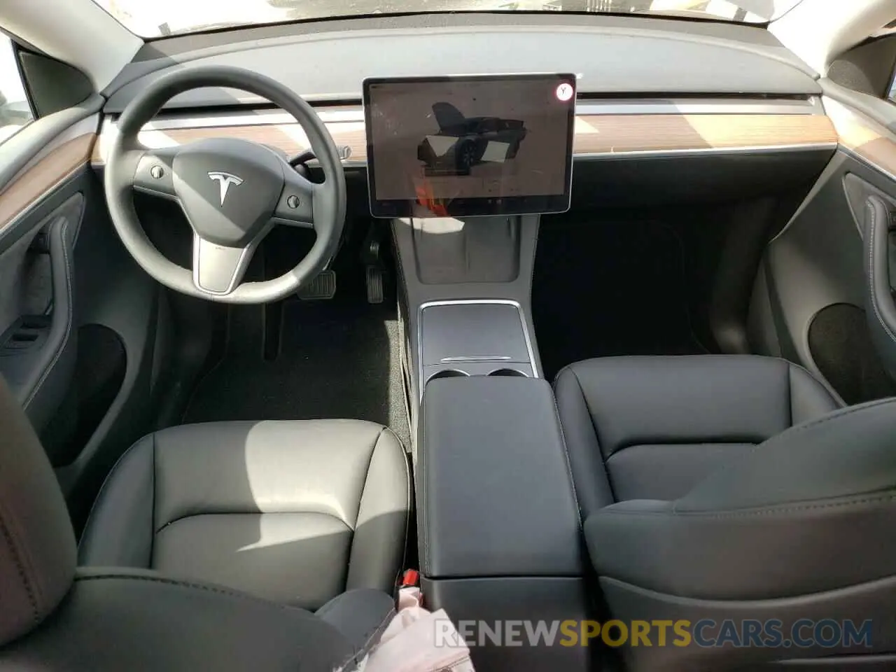 8 Photograph of a damaged car 7SAYGDEE6RF009474 TESLA MODEL Y 2024