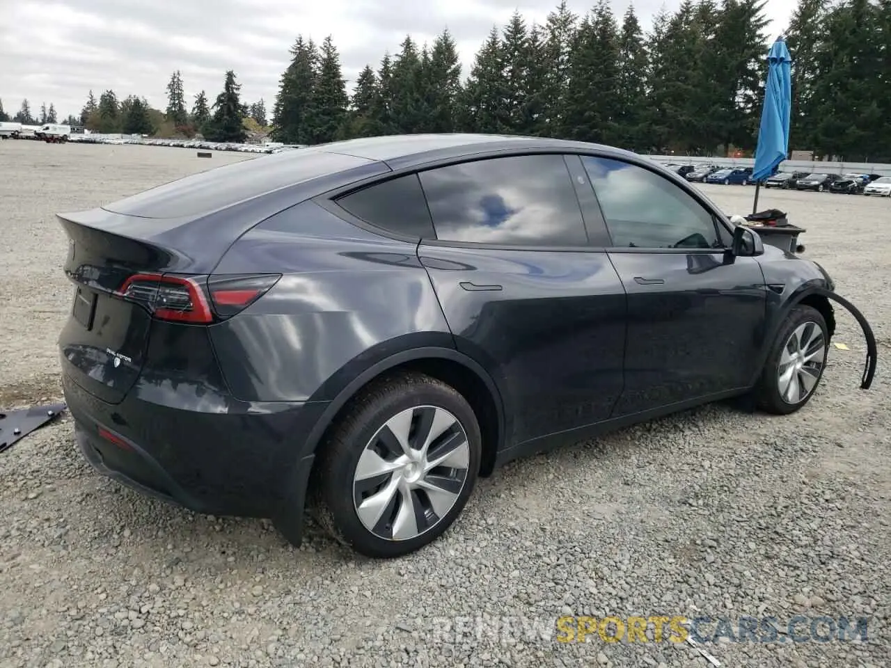 3 Photograph of a damaged car 7SAYGDEE6RF013587 TESLA MODEL Y 2024