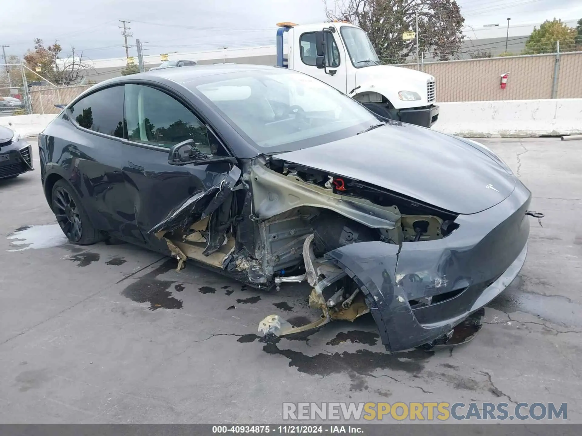 1 Фотография поврежденного автомобиля 7SAYGDEE6RF025657 TESLA MODEL Y 2024