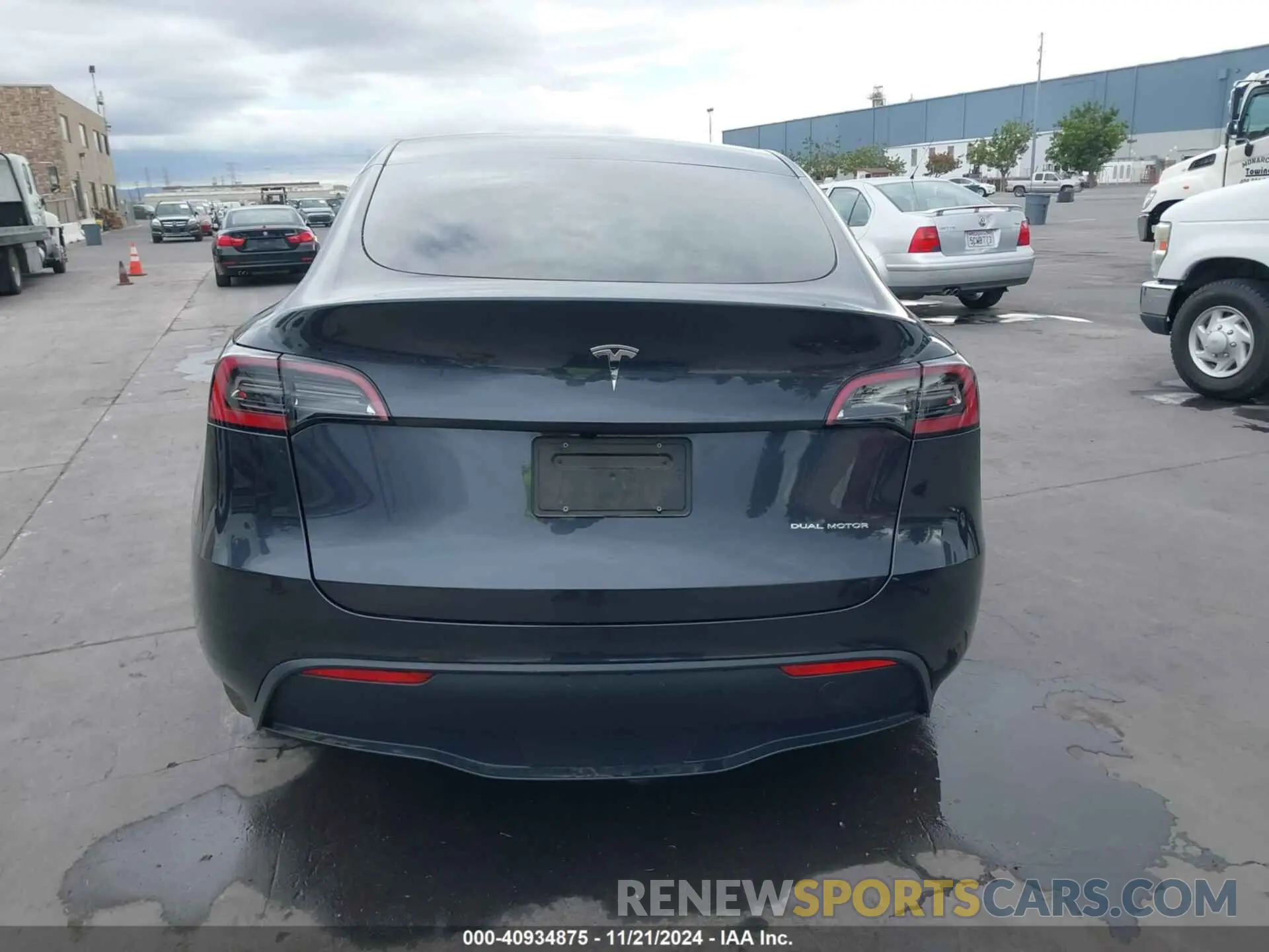 17 Фотография поврежденного автомобиля 7SAYGDEE6RF025657 TESLA MODEL Y 2024