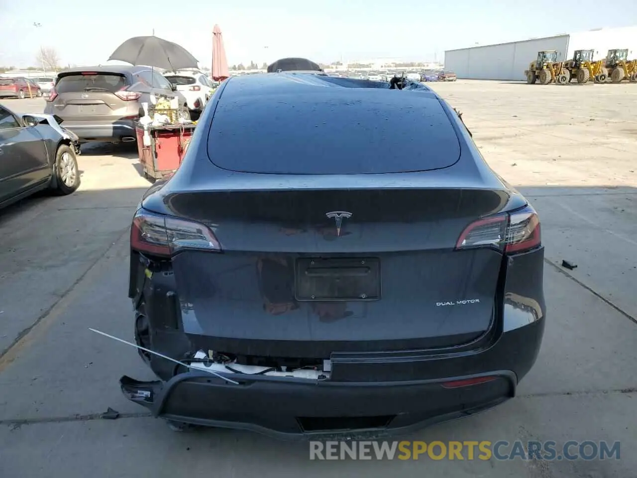 6 Photograph of a damaged car 7SAYGDEE6RF063230 TESLA MODEL Y 2024