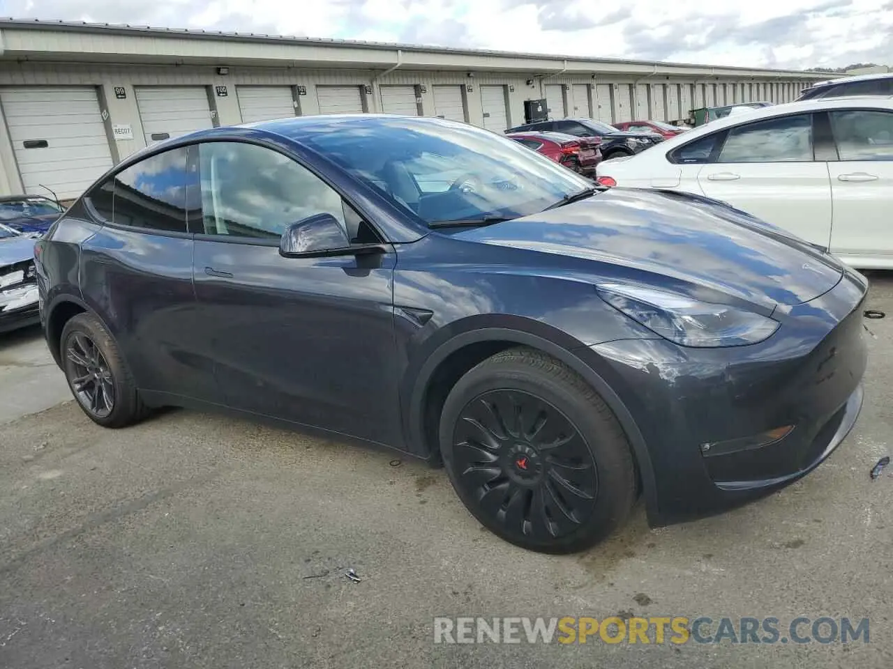 4 Photograph of a damaged car 7SAYGDEE6RF161464 TESLA MODEL Y 2024