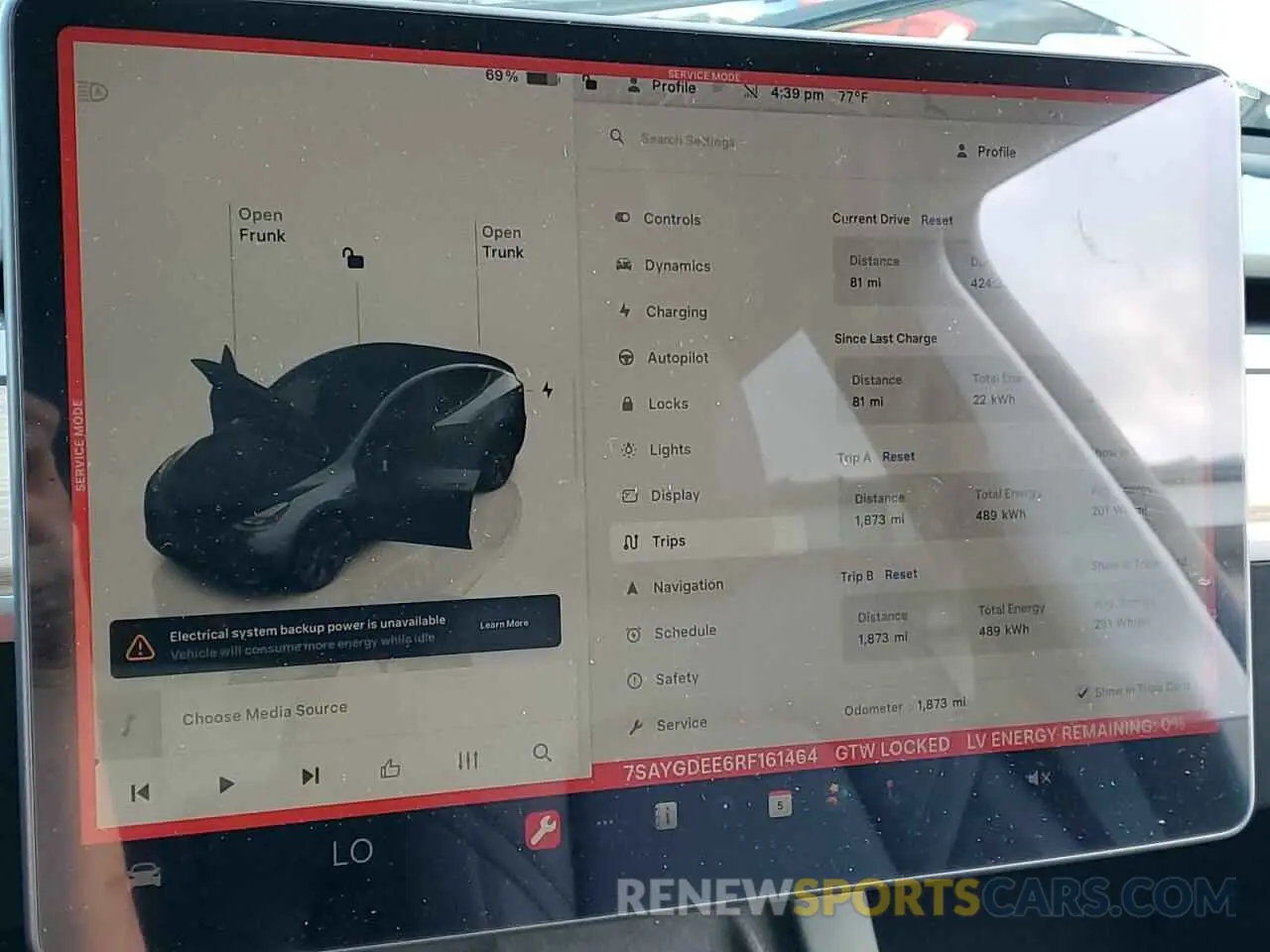 9 Photograph of a damaged car 7SAYGDEE6RF161464 TESLA MODEL Y 2024