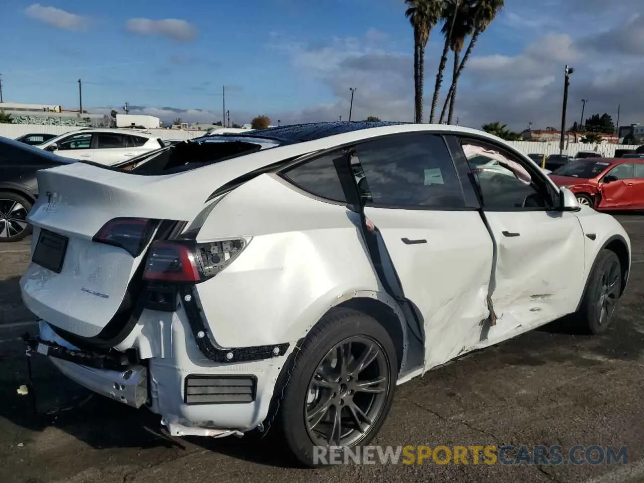 3 Photograph of a damaged car 7SAYGDEE6RF177714 TESLA MODEL Y 2024
