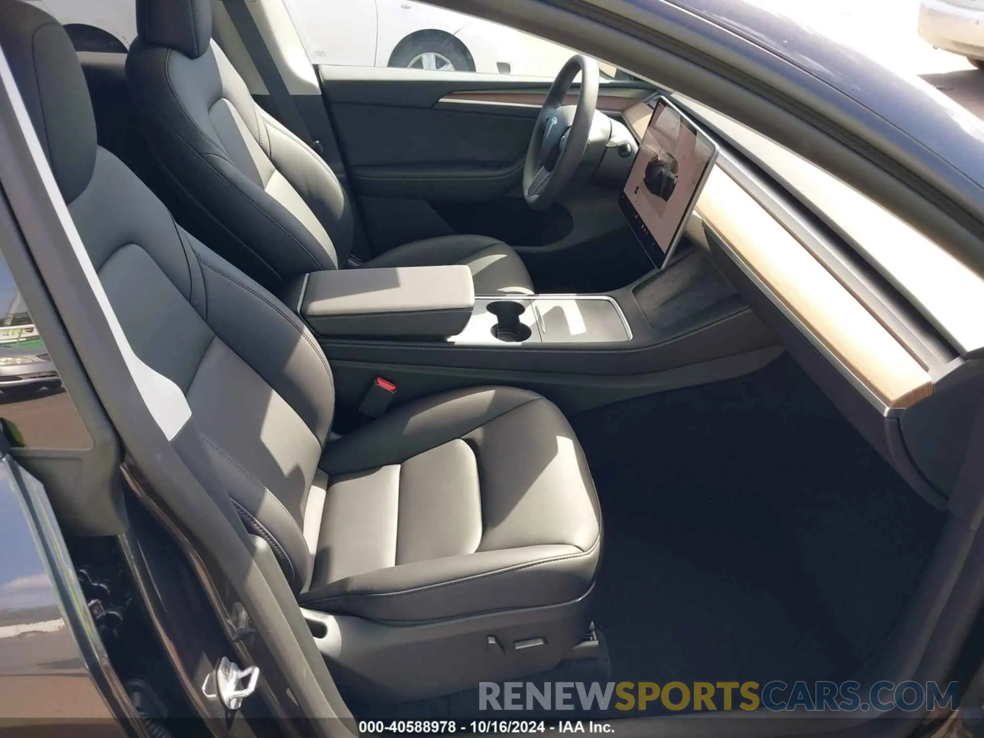 5 Photograph of a damaged car 7SAYGDEE6RF183836 TESLA MODEL Y 2024