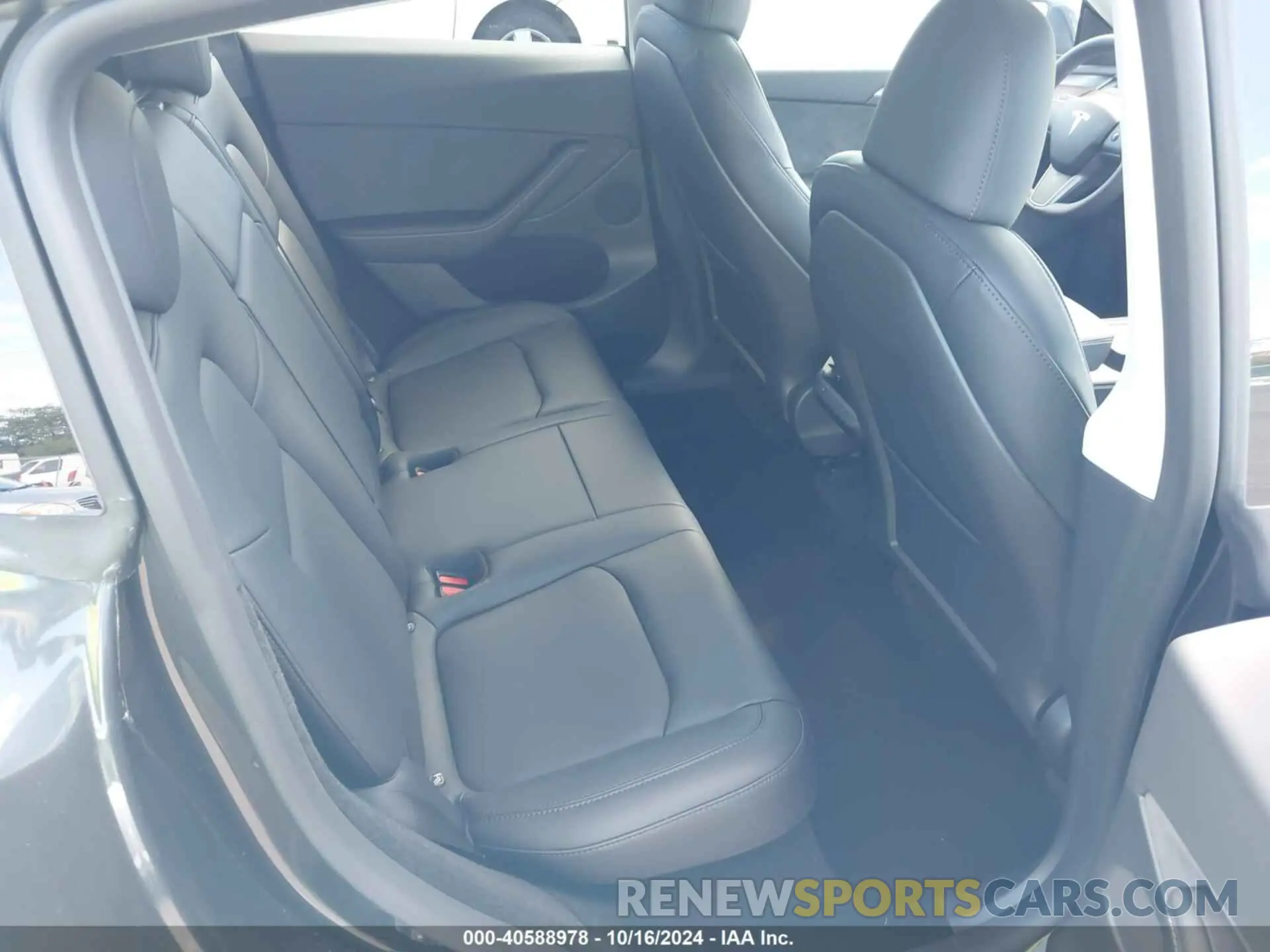 8 Photograph of a damaged car 7SAYGDEE6RF183836 TESLA MODEL Y 2024