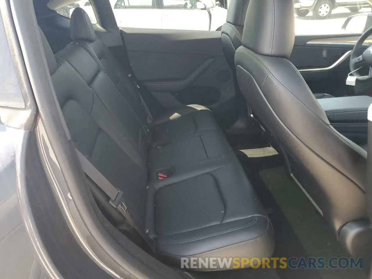 11 Photograph of a damaged car 7SAYGDEE7RA216985 TESLA MODEL Y 2024