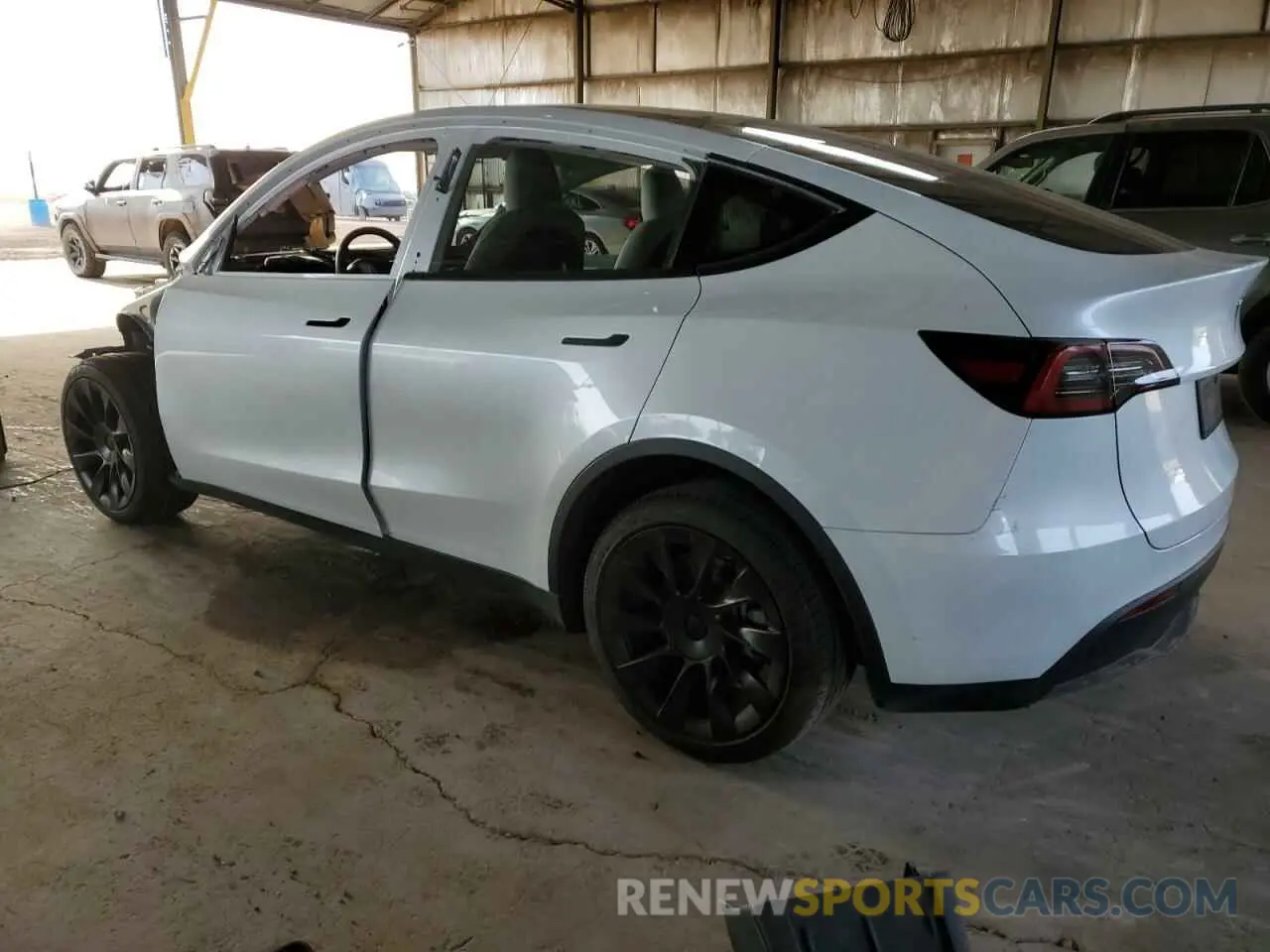 2 Фотография поврежденного автомобиля 7SAYGDEE7RA217991 TESLA MODEL Y 2024