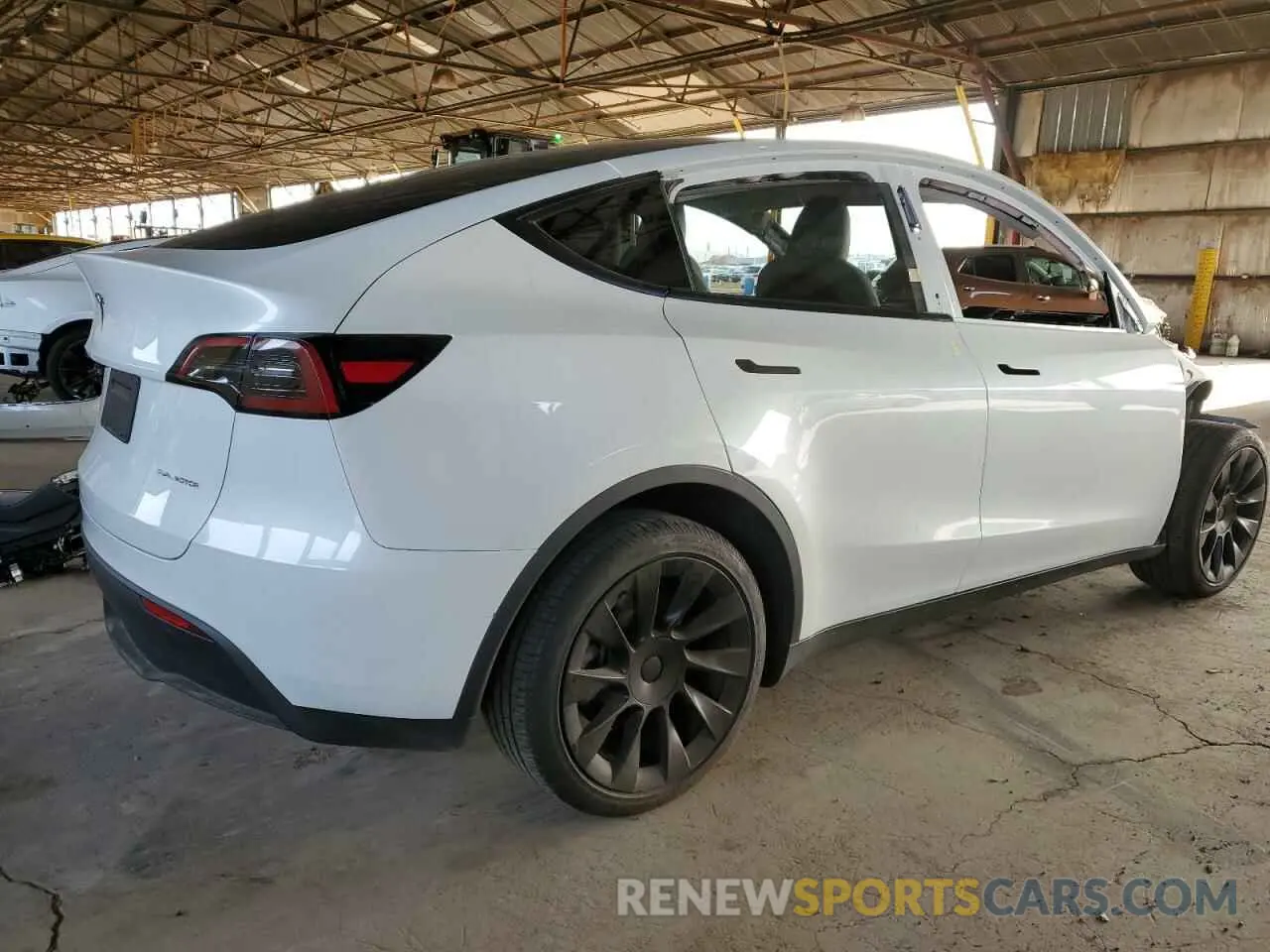 3 Фотография поврежденного автомобиля 7SAYGDEE7RA217991 TESLA MODEL Y 2024
