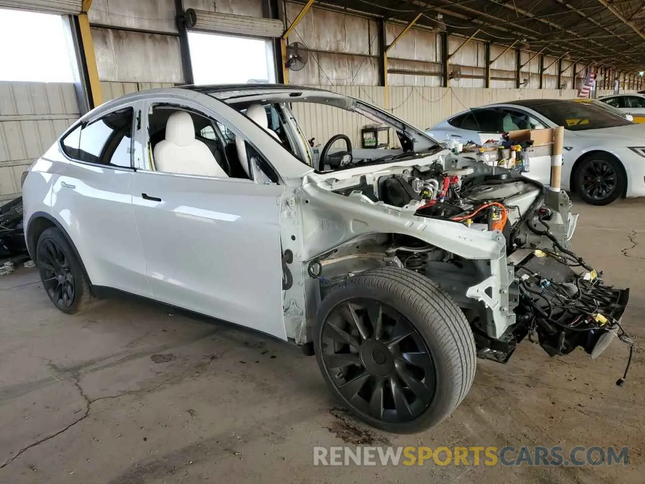 4 Фотография поврежденного автомобиля 7SAYGDEE7RA217991 TESLA MODEL Y 2024
