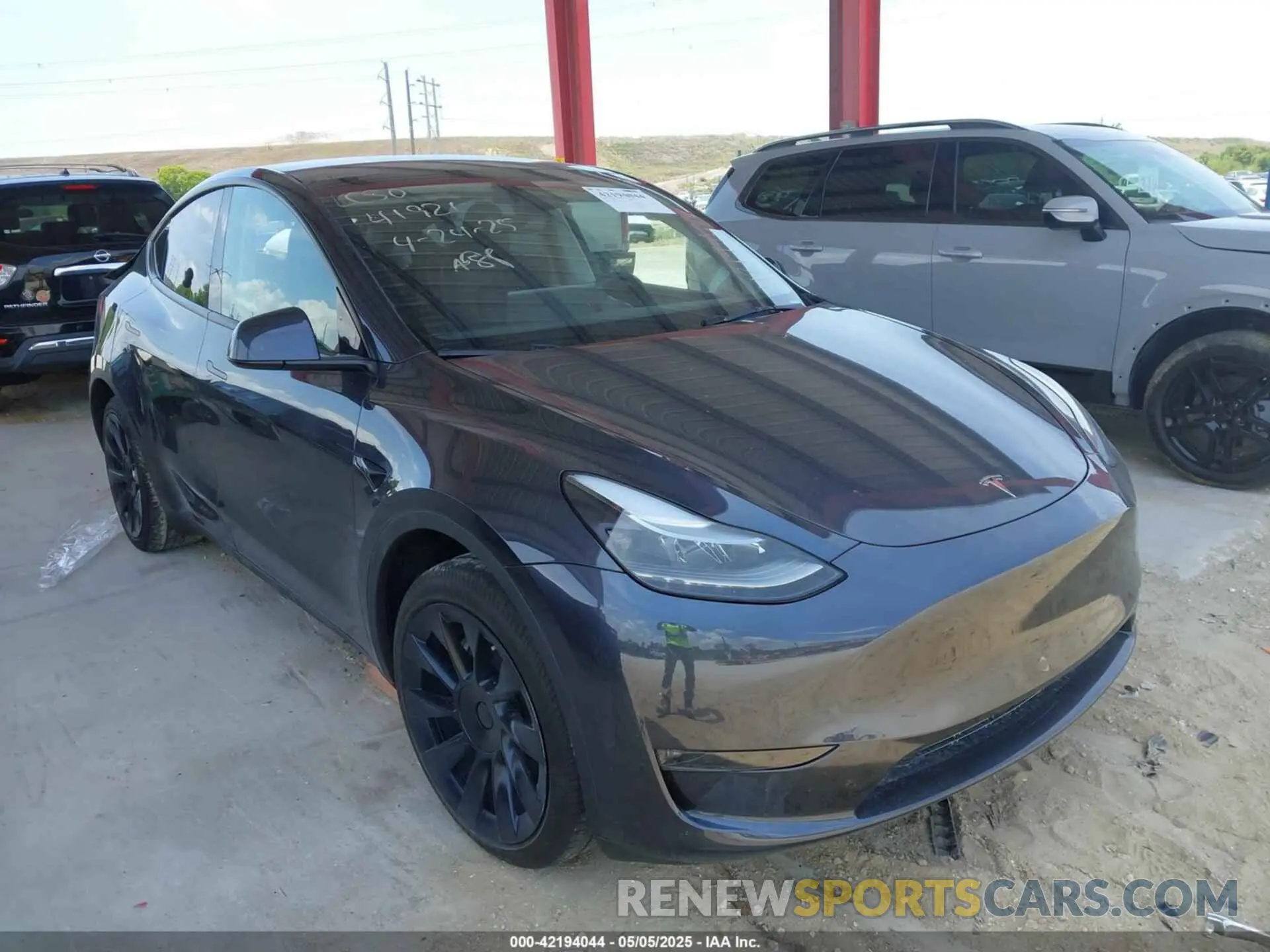 1 Фотография поврежденного автомобиля 7SAYGDEE7RA229591 TESLA MODEL Y 2024