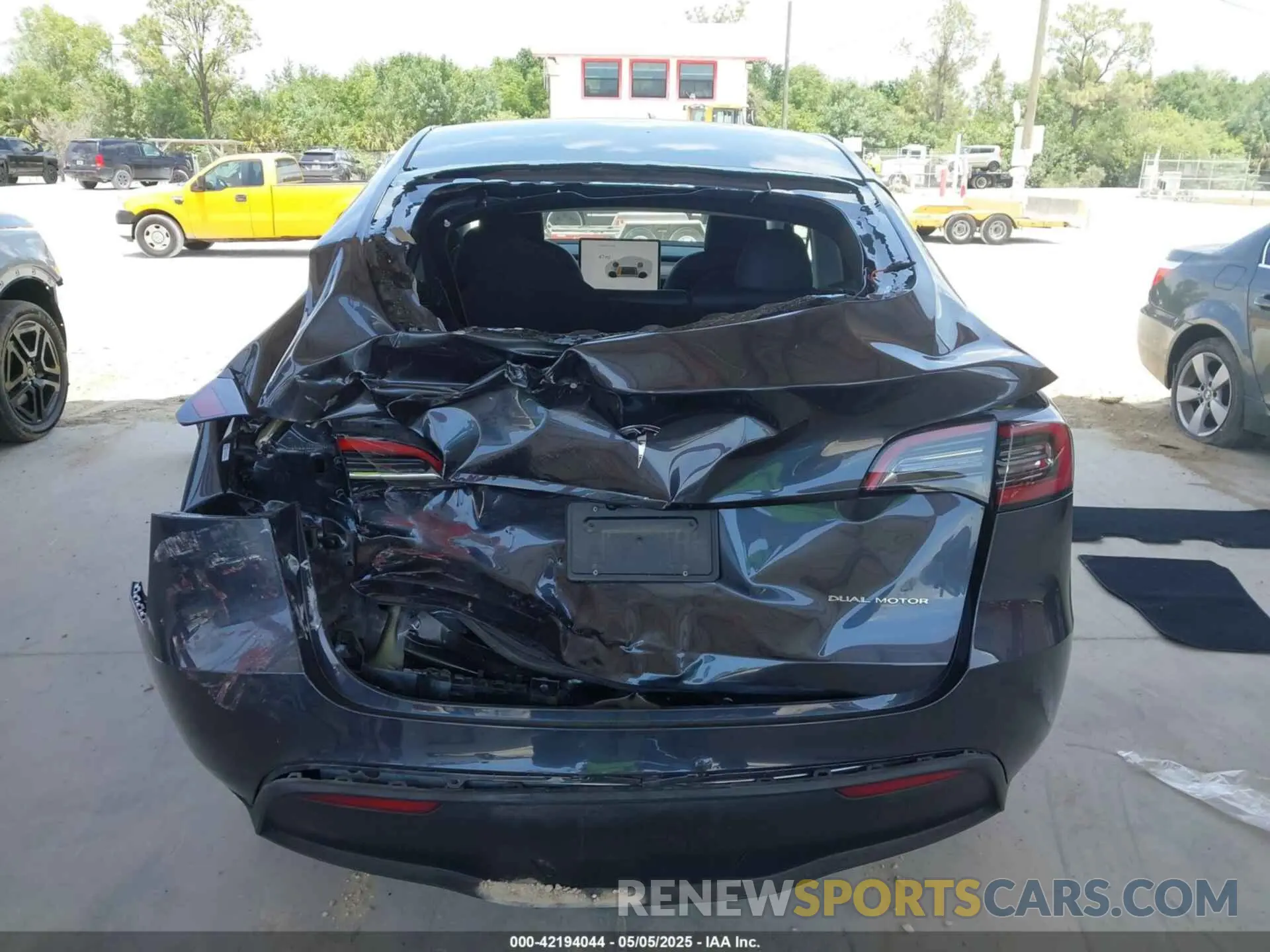 16 Фотография поврежденного автомобиля 7SAYGDEE7RA229591 TESLA MODEL Y 2024
