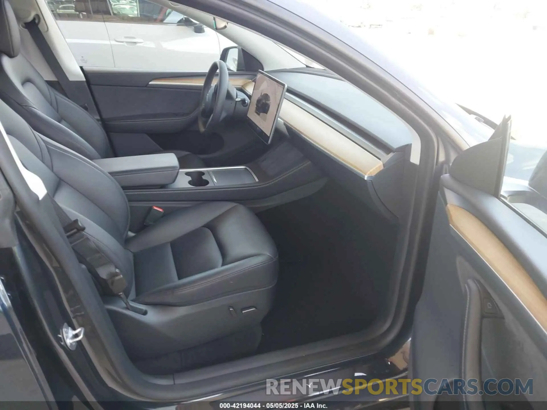 5 Фотография поврежденного автомобиля 7SAYGDEE7RA229591 TESLA MODEL Y 2024