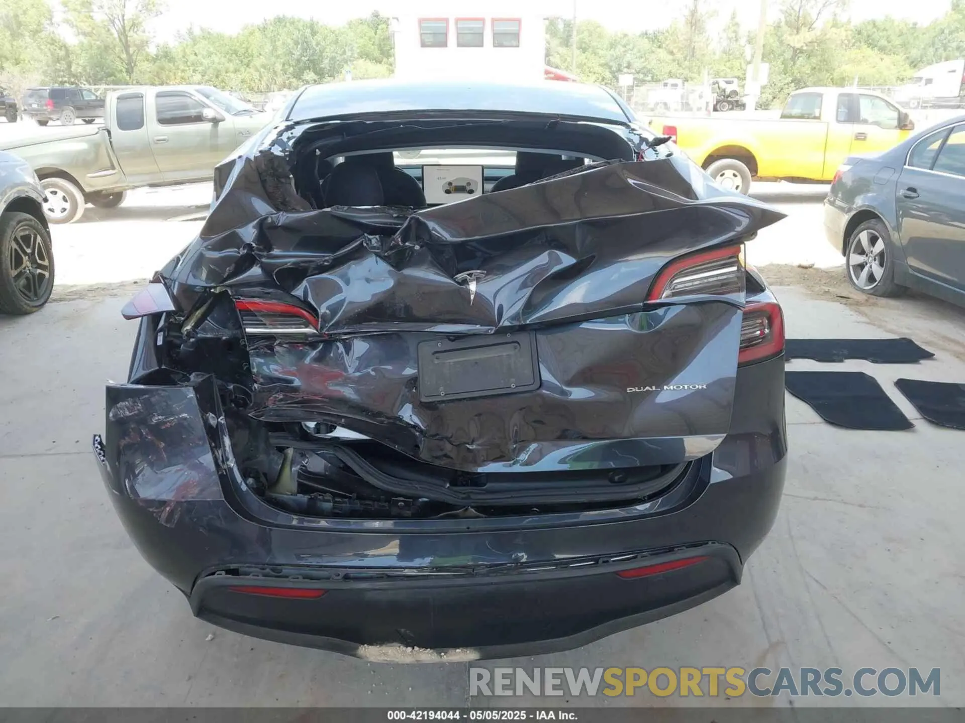 6 Фотография поврежденного автомобиля 7SAYGDEE7RA229591 TESLA MODEL Y 2024