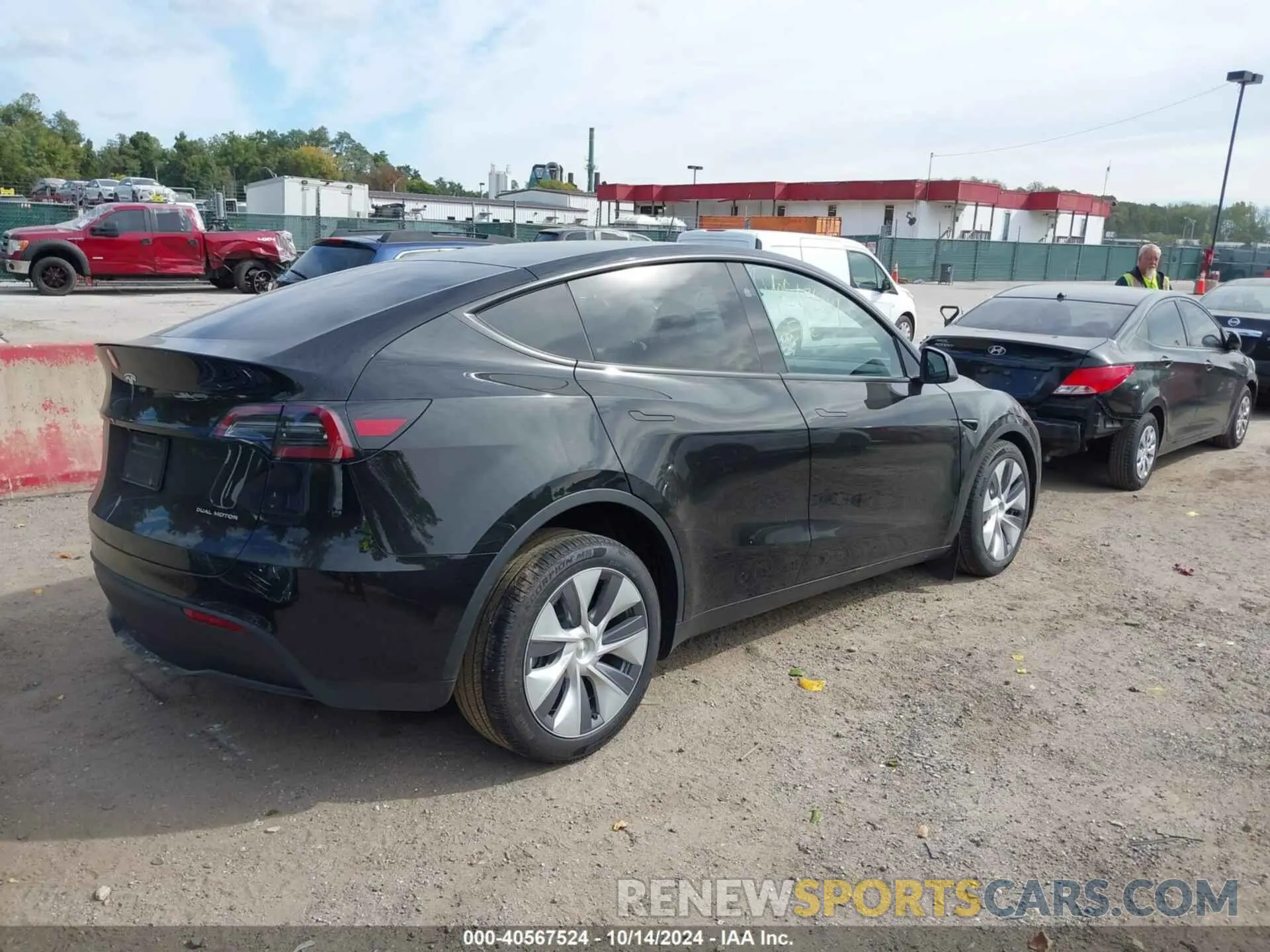 4 Фотография поврежденного автомобиля 7SAYGDEE7RA235097 TESLA MODEL Y 2024