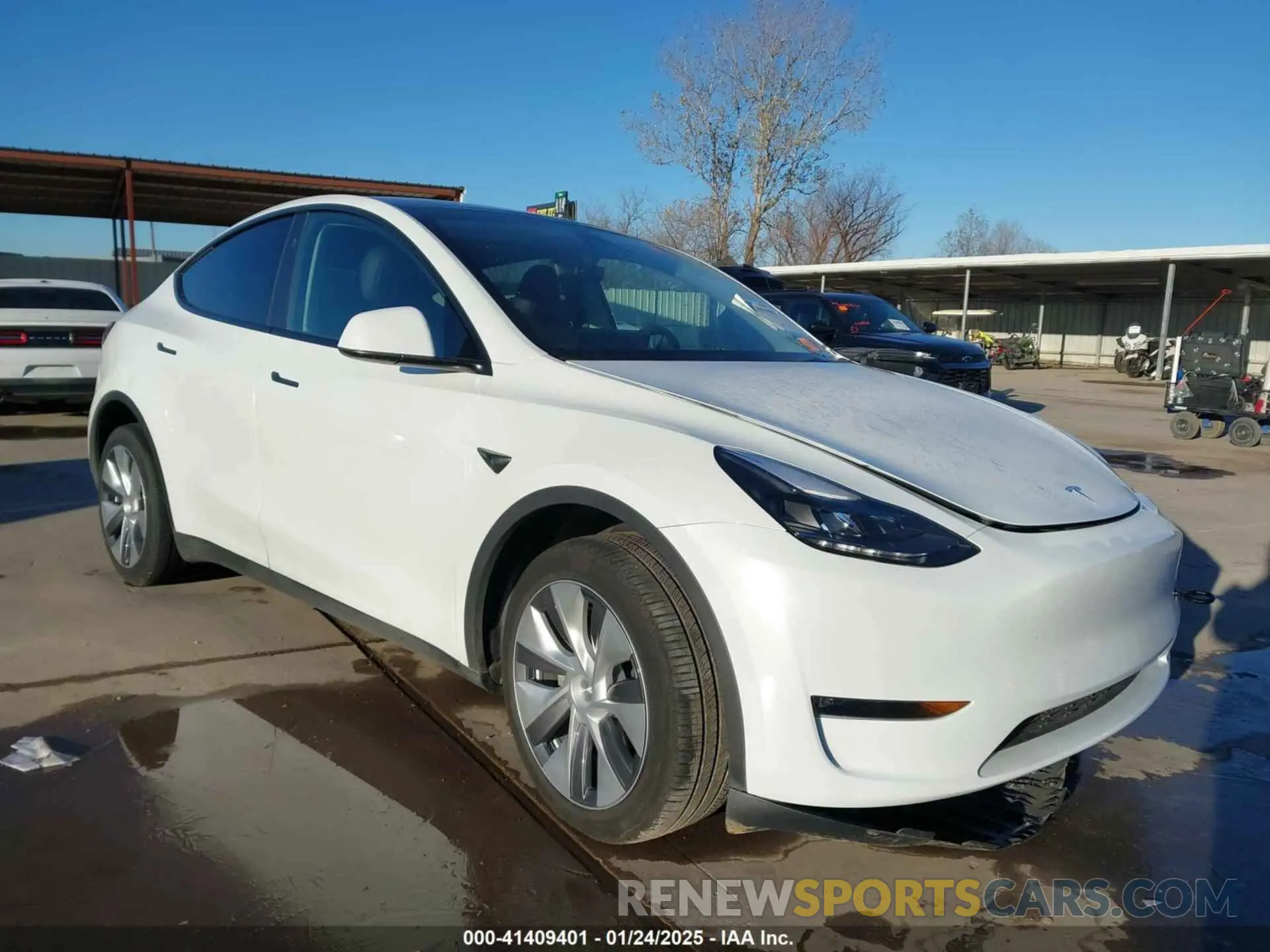 1 Photograph of a damaged car 7SAYGDEE7RA273395 TESLA MODEL Y 2024