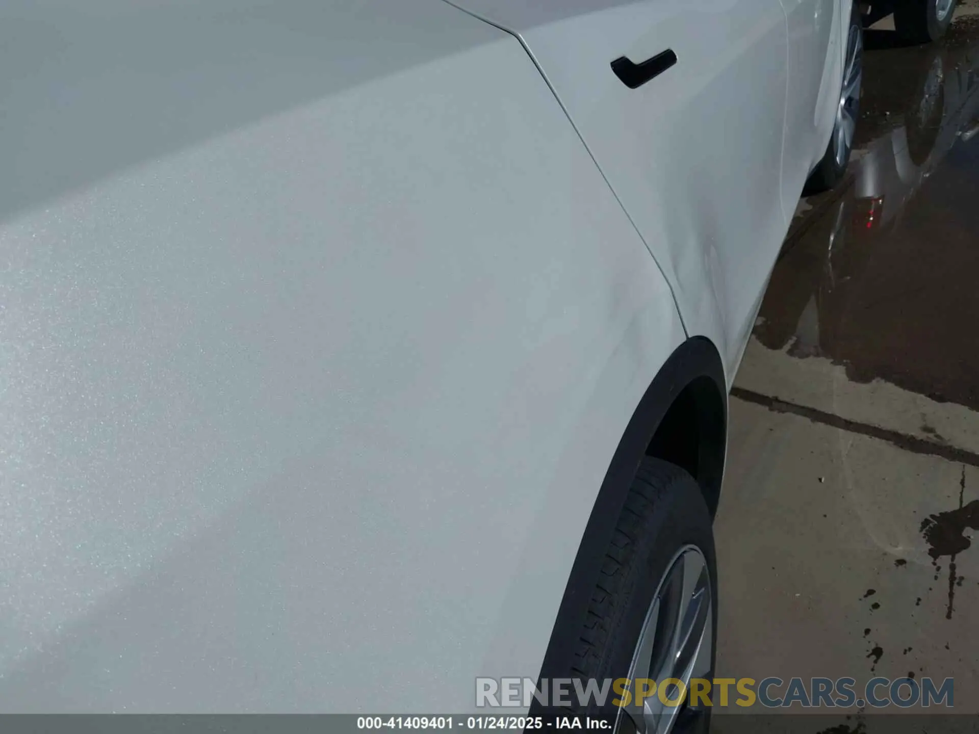 20 Photograph of a damaged car 7SAYGDEE7RA273395 TESLA MODEL Y 2024