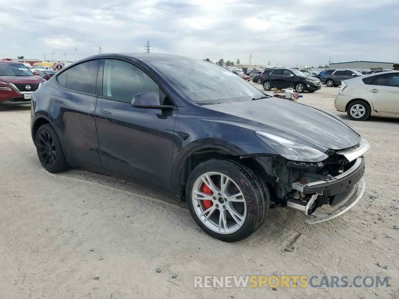 4 Photograph of a damaged car 7SAYGDEE7RA285918 TESLA MODEL Y 2024