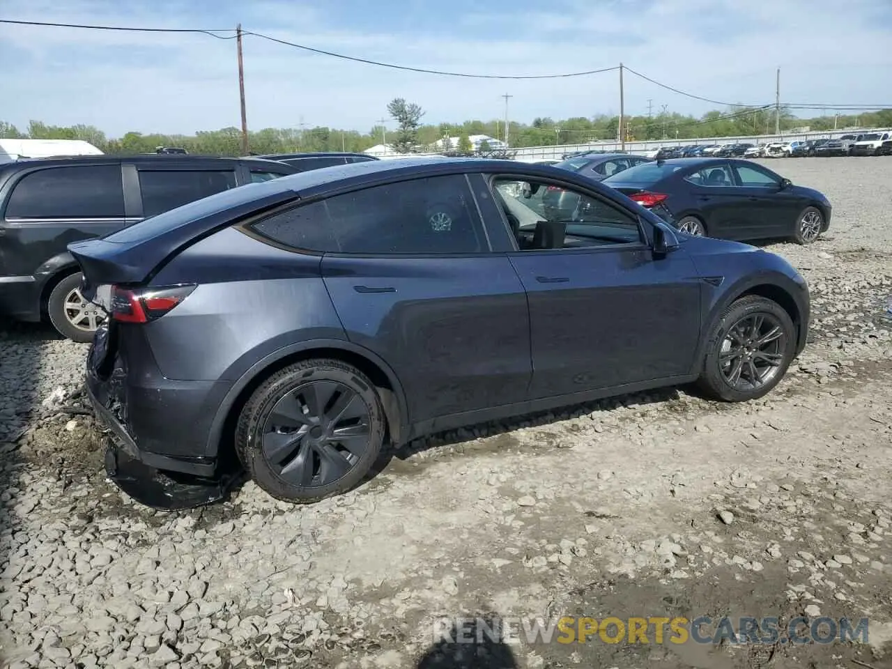 3 Photograph of a damaged car 7SAYGDEE7RA307013 TESLA MODEL Y 2024