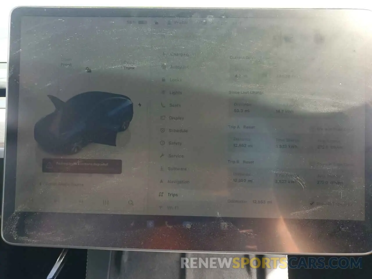 9 Photograph of a damaged car 7SAYGDEE7RA307013 TESLA MODEL Y 2024