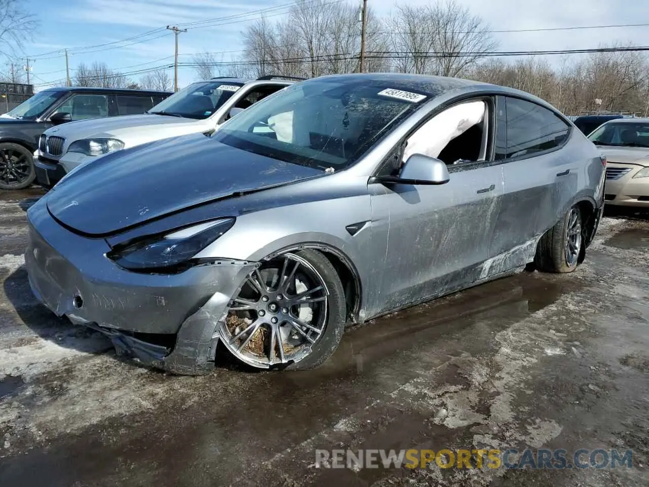 1 Photograph of a damaged car 7SAYGDEE7RA330095 TESLA MODEL Y 2024
