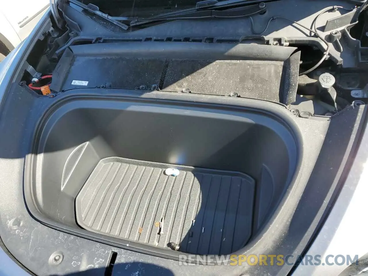 13 Photograph of a damaged car 7SAYGDEE7RA330095 TESLA MODEL Y 2024
