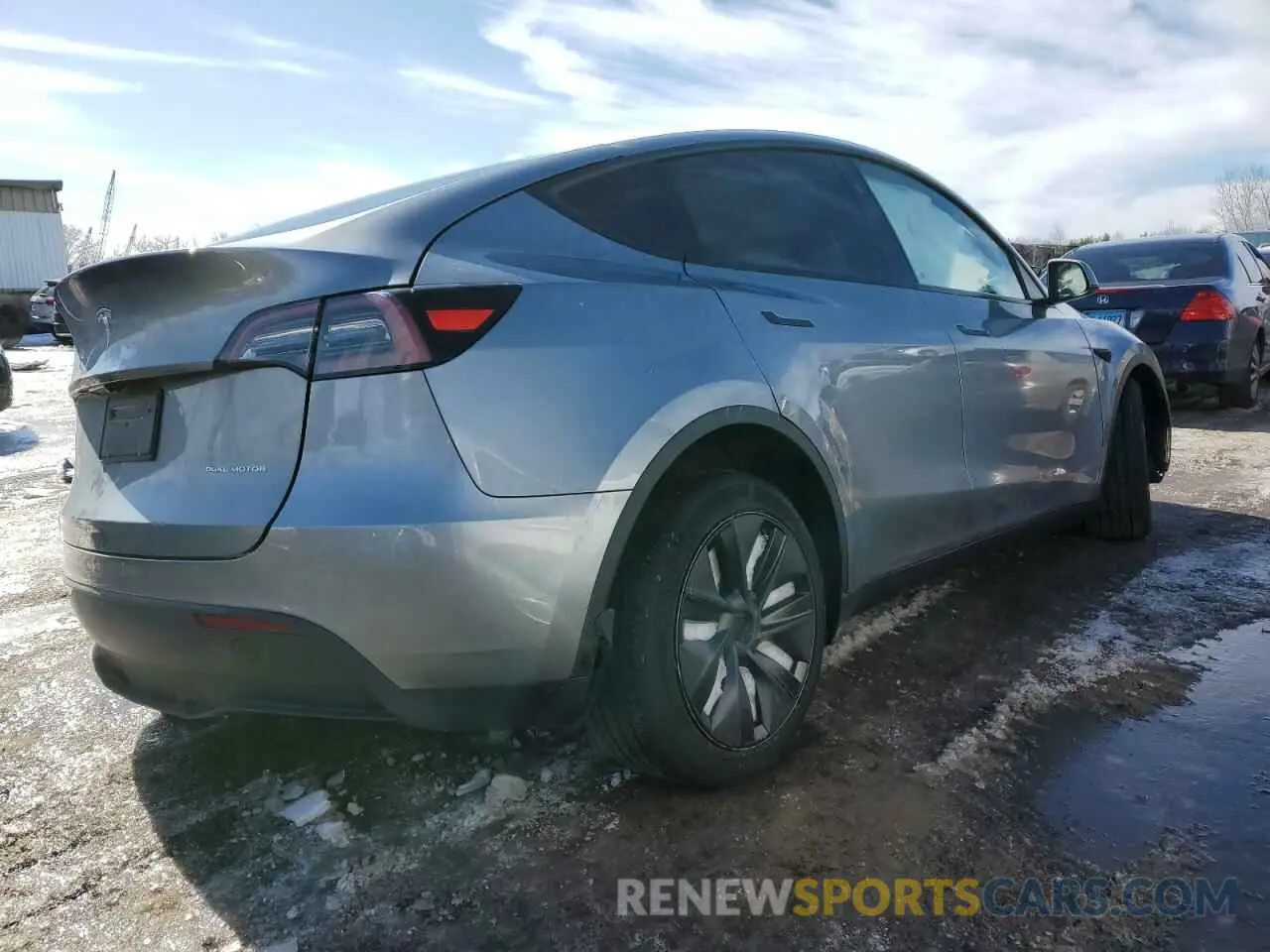 3 Photograph of a damaged car 7SAYGDEE7RA330095 TESLA MODEL Y 2024
