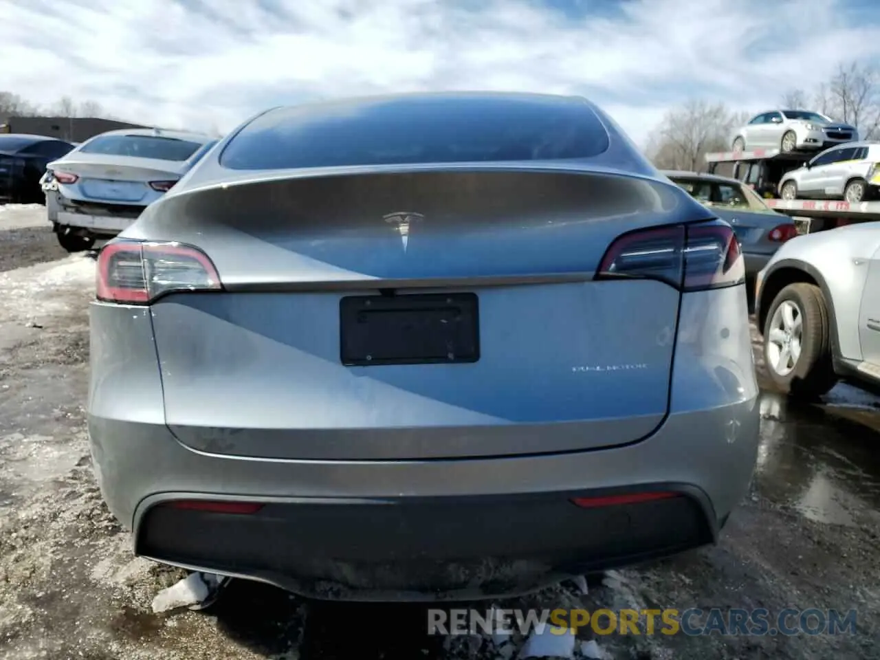 6 Photograph of a damaged car 7SAYGDEE7RA330095 TESLA MODEL Y 2024