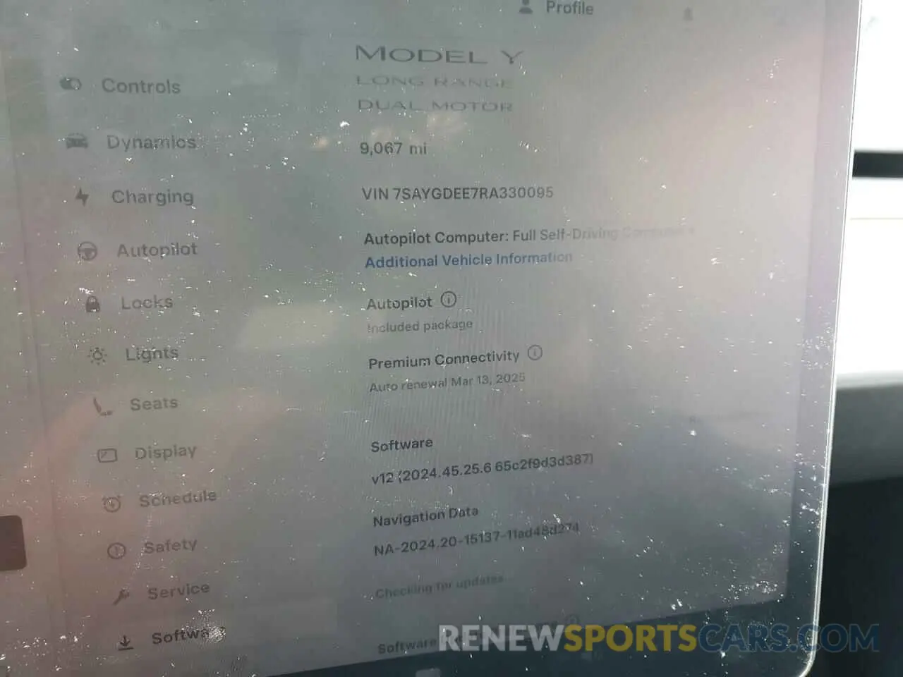 9 Photograph of a damaged car 7SAYGDEE7RA330095 TESLA MODEL Y 2024