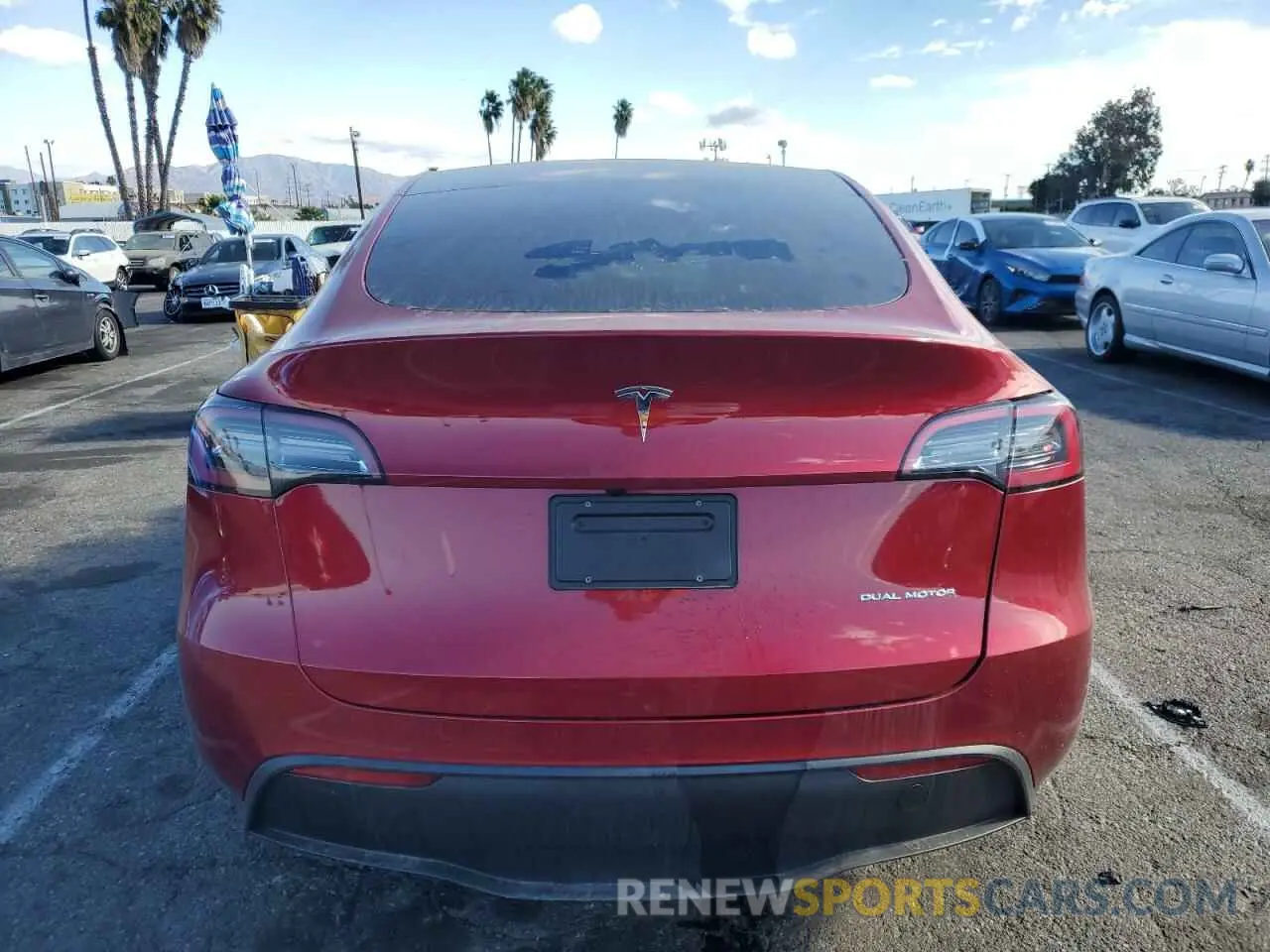 6 Photograph of a damaged car 7SAYGDEE7RF009984 TESLA MODEL Y 2024