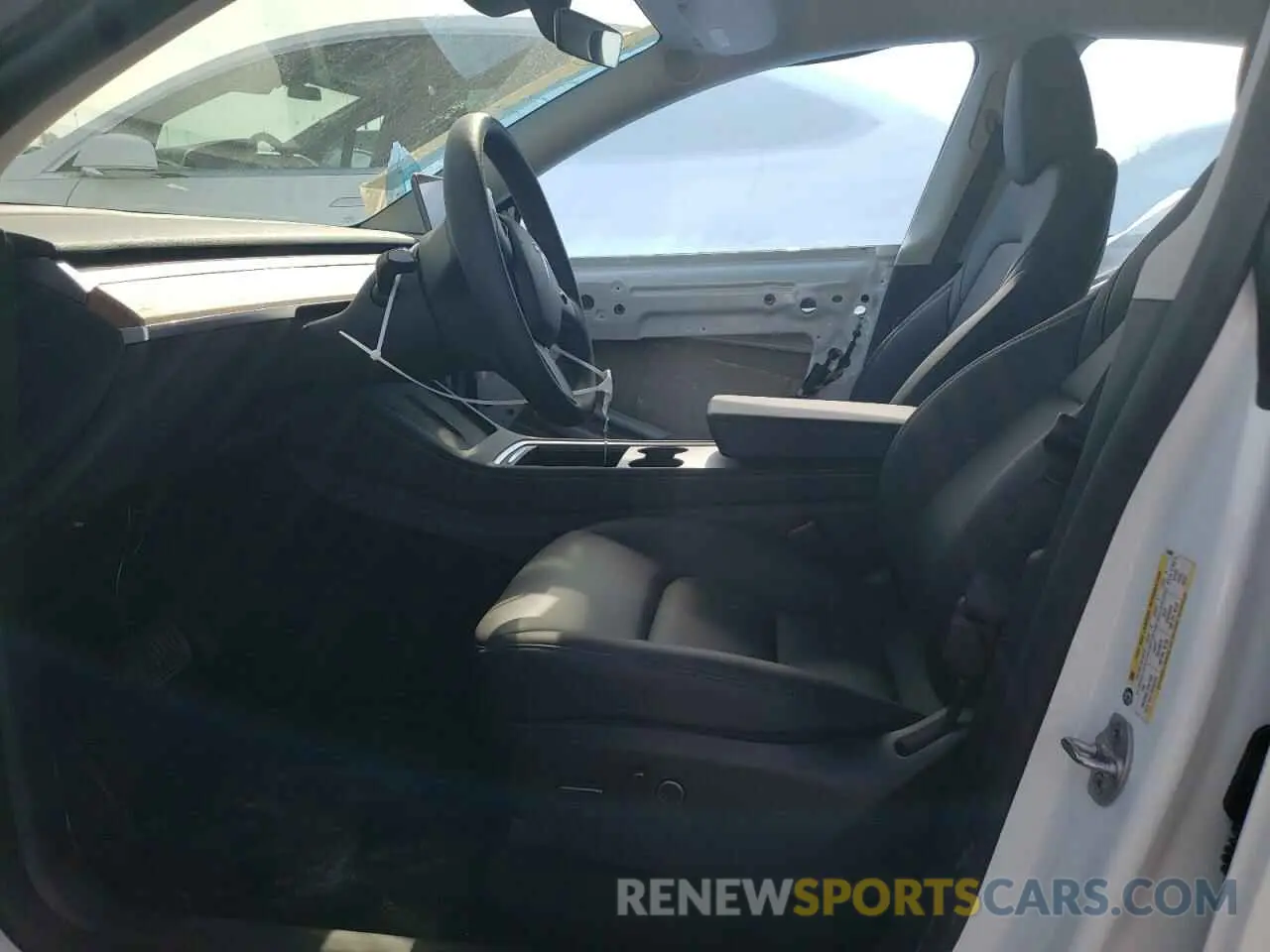 7 Photograph of a damaged car 7SAYGDEE7RF068890 TESLA MODEL Y 2024