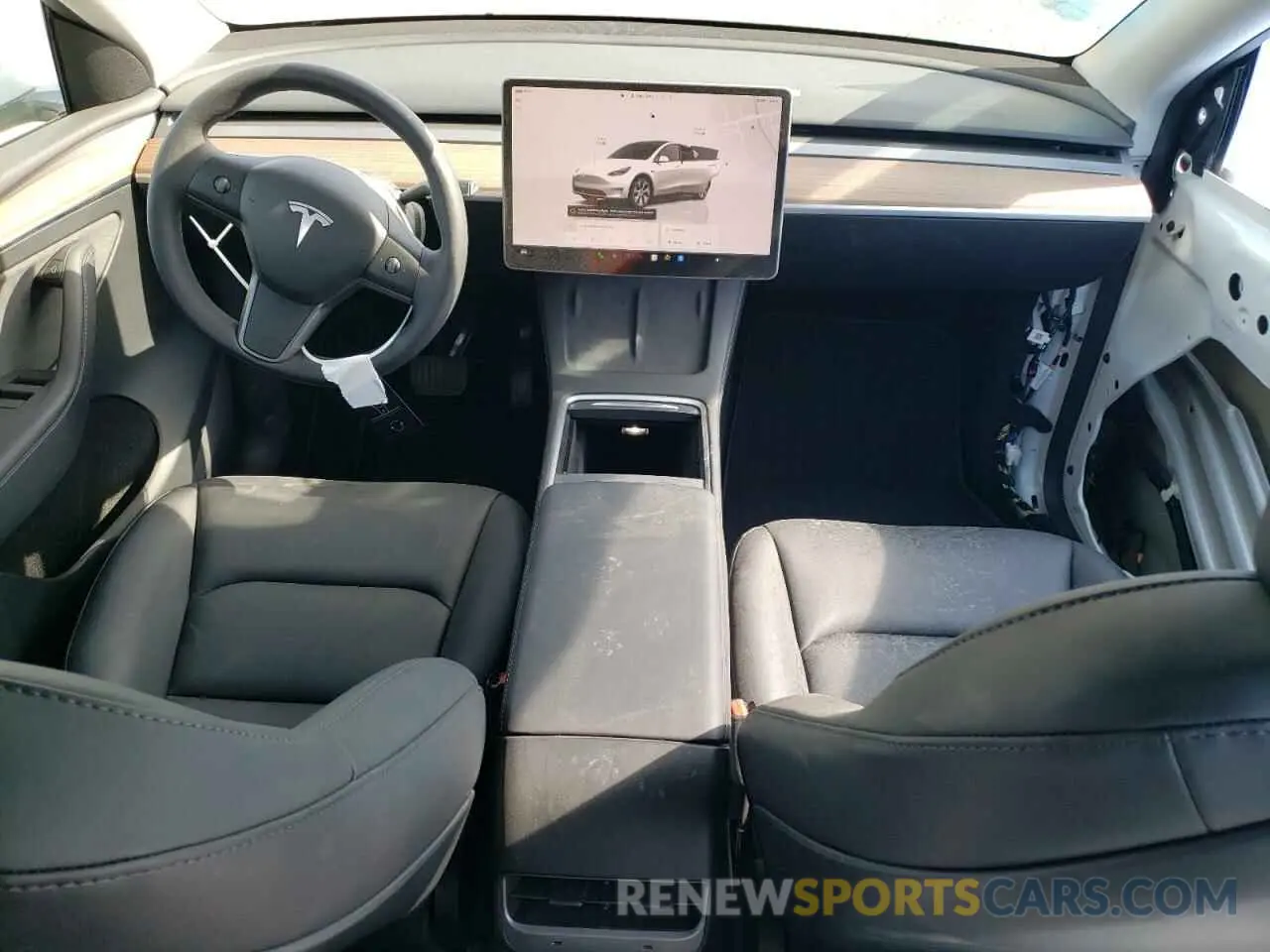 8 Photograph of a damaged car 7SAYGDEE7RF068890 TESLA MODEL Y 2024