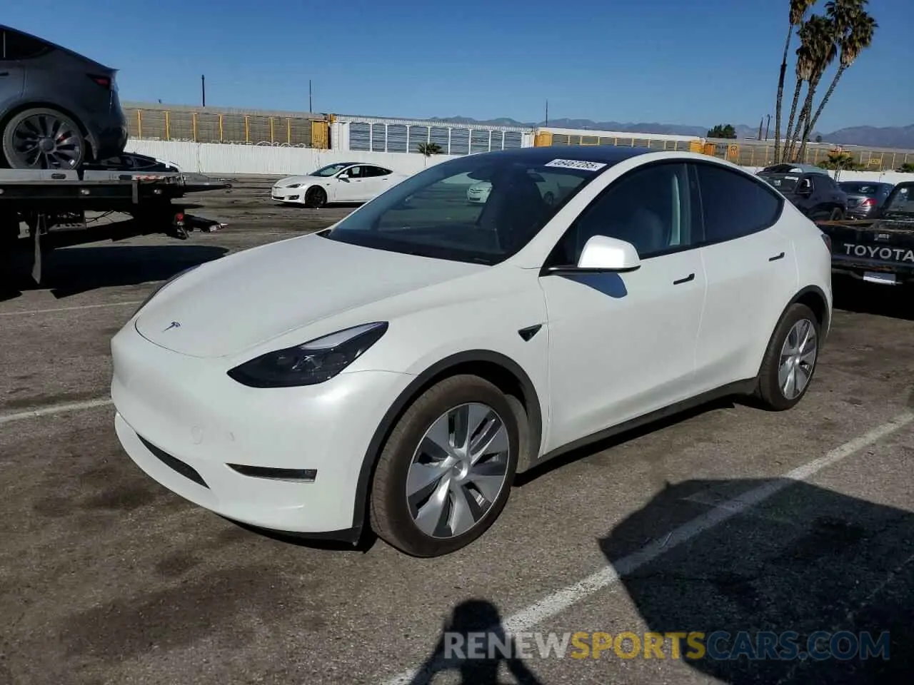 1 Фотография поврежденного автомобиля 7SAYGDEE7RF076424 TESLA MODEL Y 2024