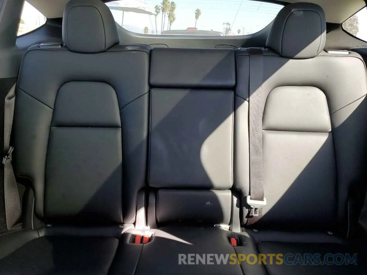 10 Фотография поврежденного автомобиля 7SAYGDEE7RF076424 TESLA MODEL Y 2024