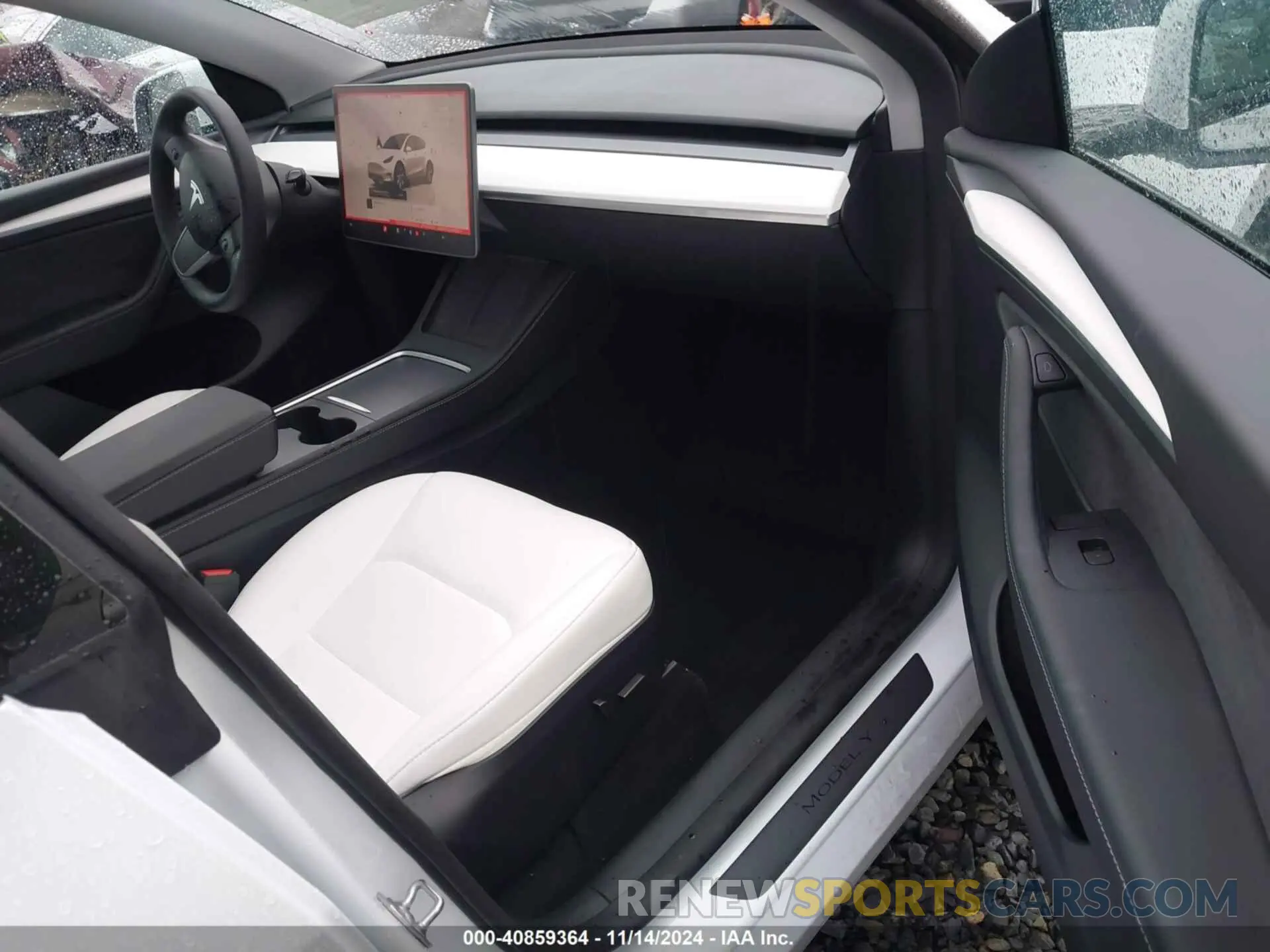 5 Photograph of a damaged car 7SAYGDEE7RF083700 TESLA MODEL Y 2024