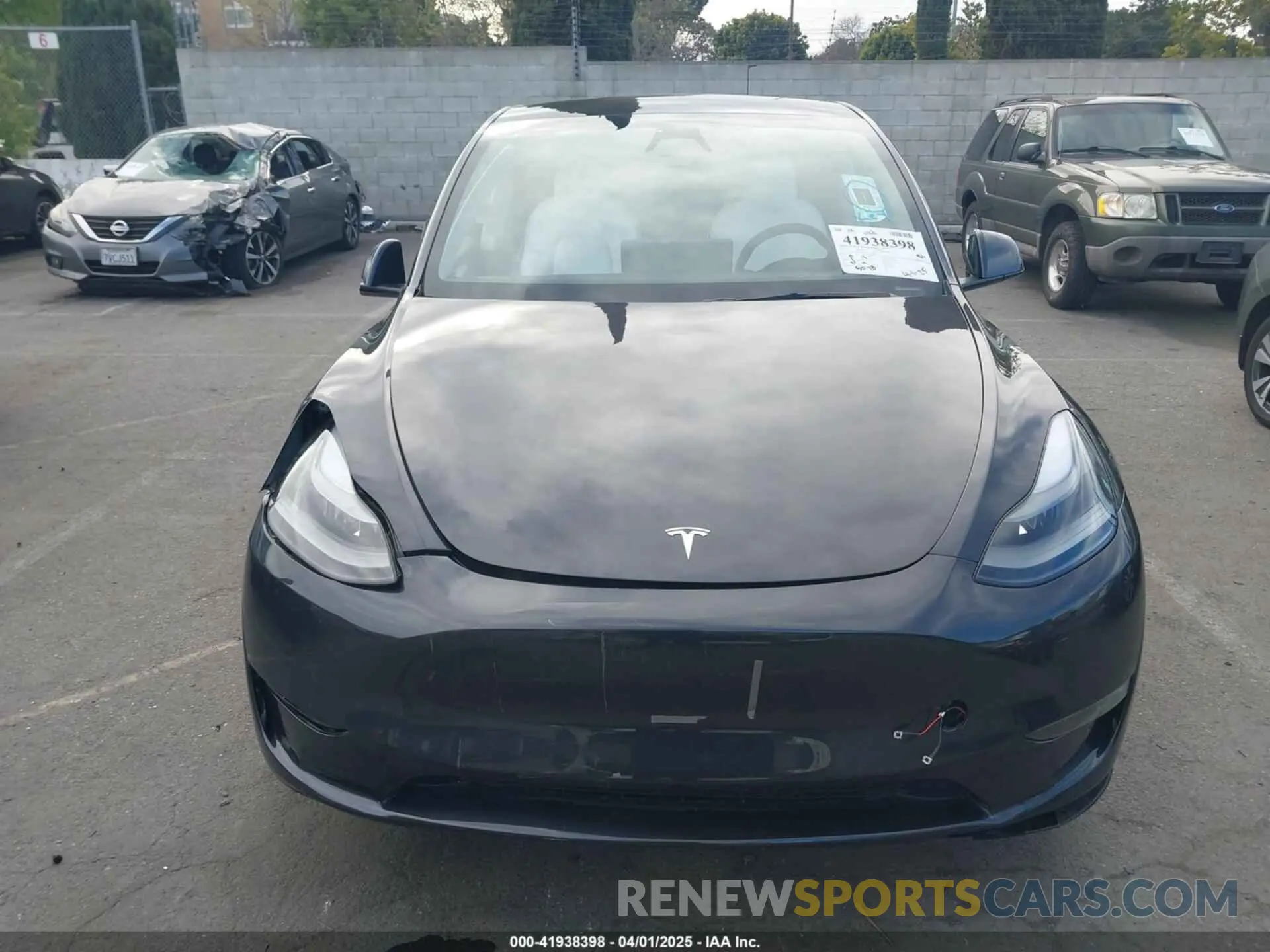 12 Фотография поврежденного автомобиля 7SAYGDEE7RF117702 TESLA MODEL Y 2024