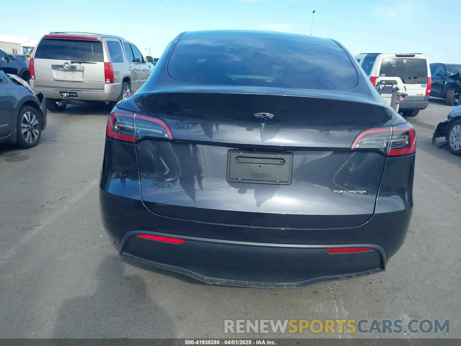16 Фотография поврежденного автомобиля 7SAYGDEE7RF117702 TESLA MODEL Y 2024