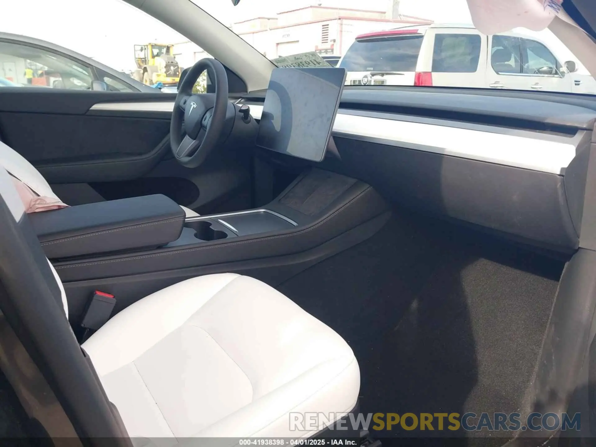 5 Фотография поврежденного автомобиля 7SAYGDEE7RF117702 TESLA MODEL Y 2024