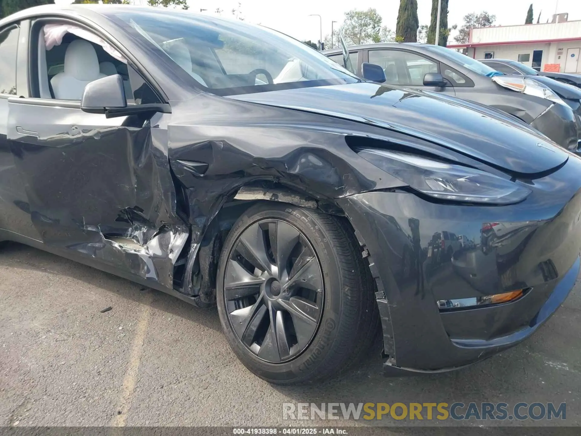 6 Фотография поврежденного автомобиля 7SAYGDEE7RF117702 TESLA MODEL Y 2024