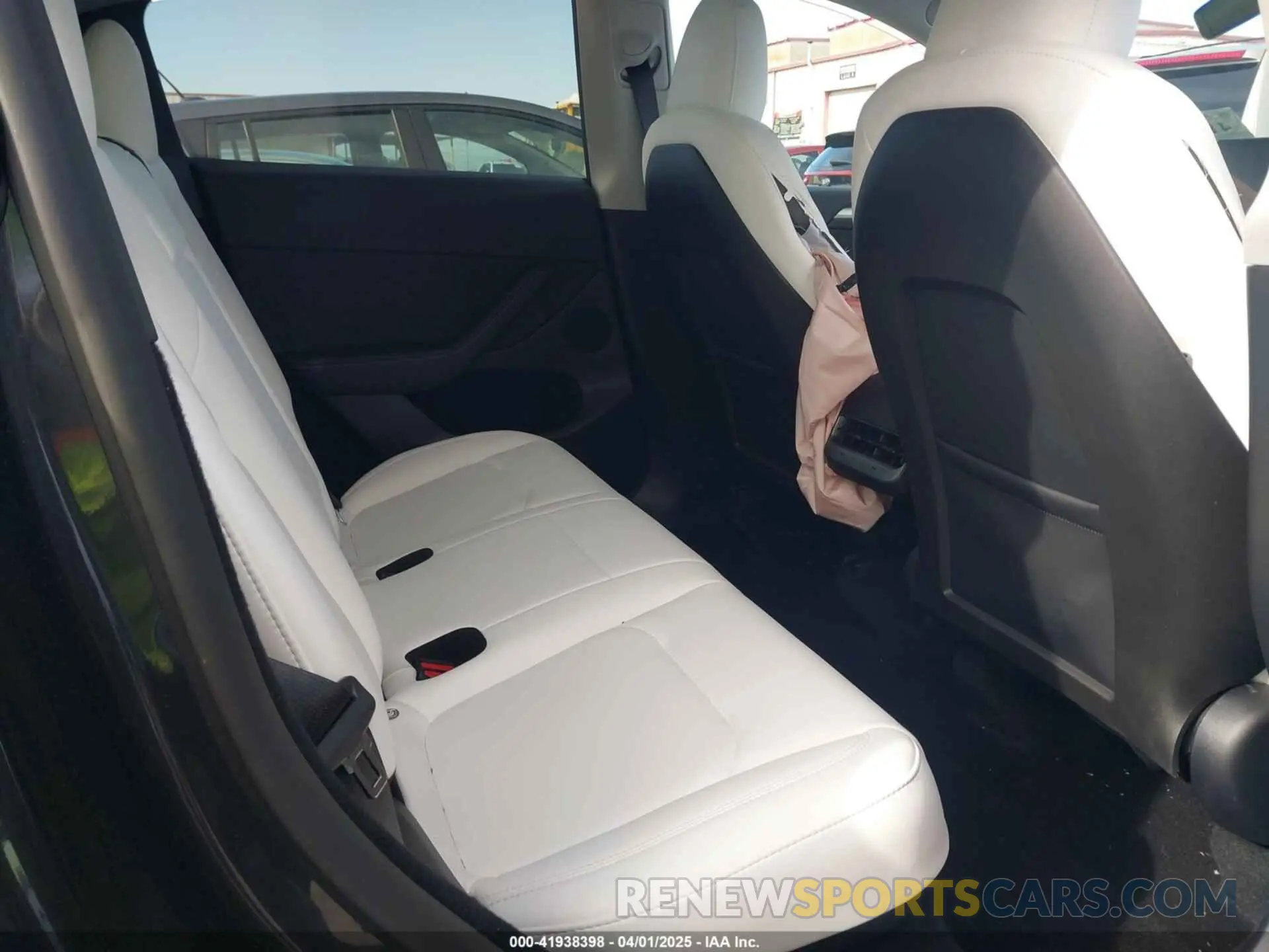 8 Фотография поврежденного автомобиля 7SAYGDEE7RF117702 TESLA MODEL Y 2024