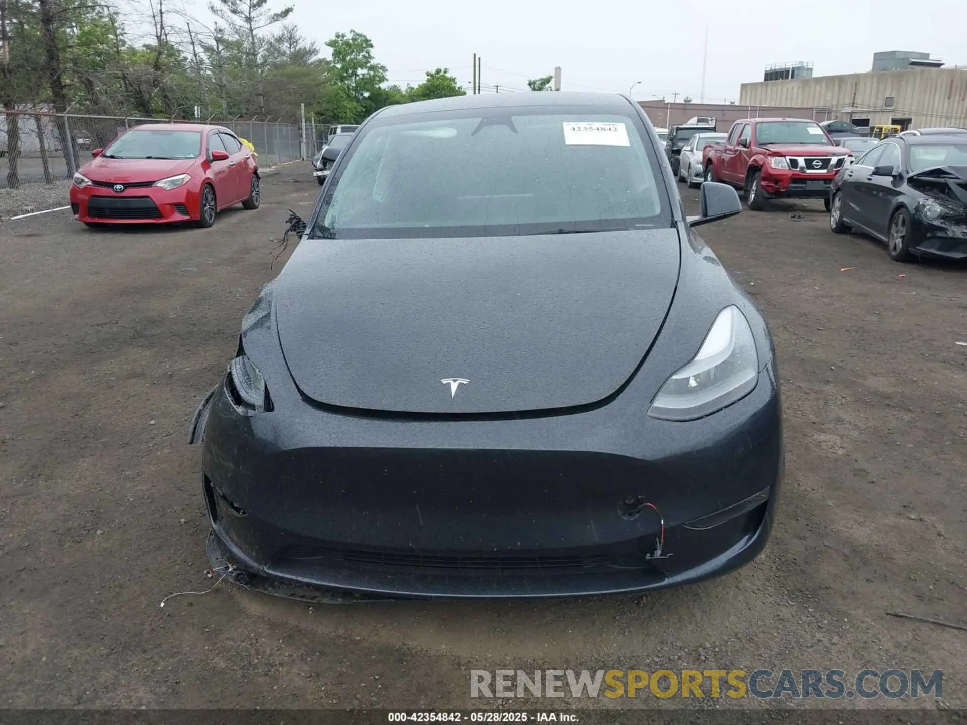 12 Photograph of a damaged car 7SAYGDEE7RF150263 TESLA MODEL Y 2024