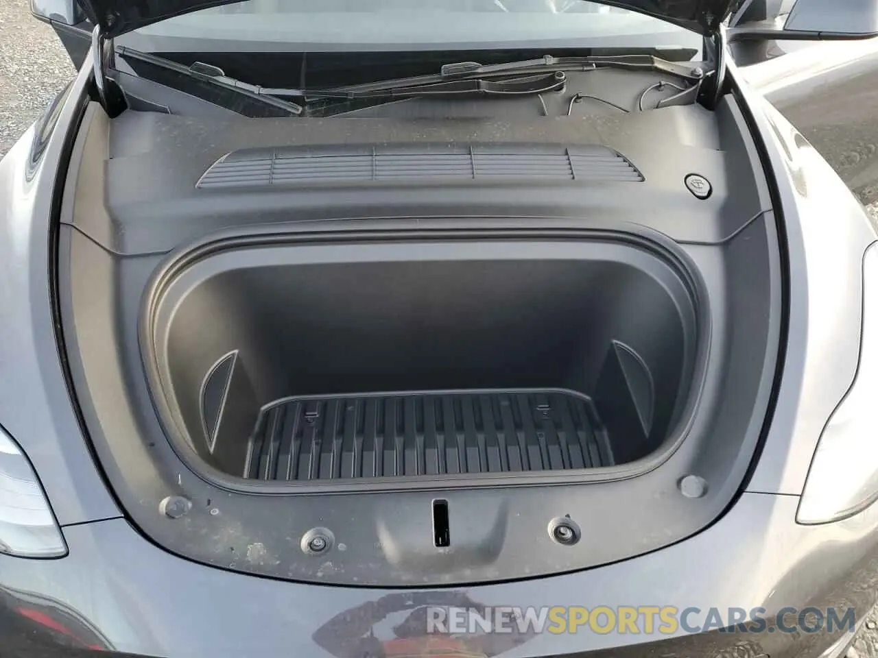 12 Photograph of a damaged car 7SAYGDEE7RF164261 TESLA MODEL Y 2024