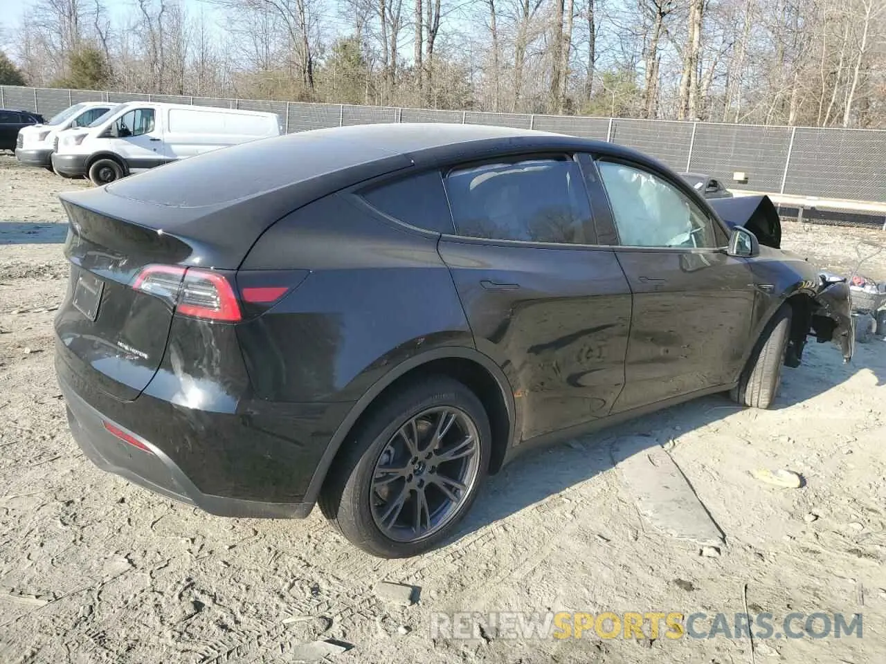3 Photograph of a damaged car 7SAYGDEE7RF200983 TESLA MODEL Y 2024
