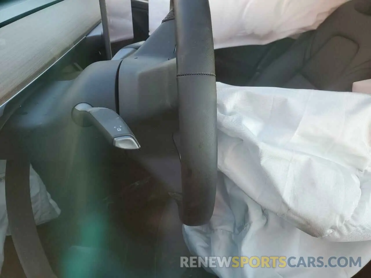9 Photograph of a damaged car 7SAYGDEE7RF200983 TESLA MODEL Y 2024
