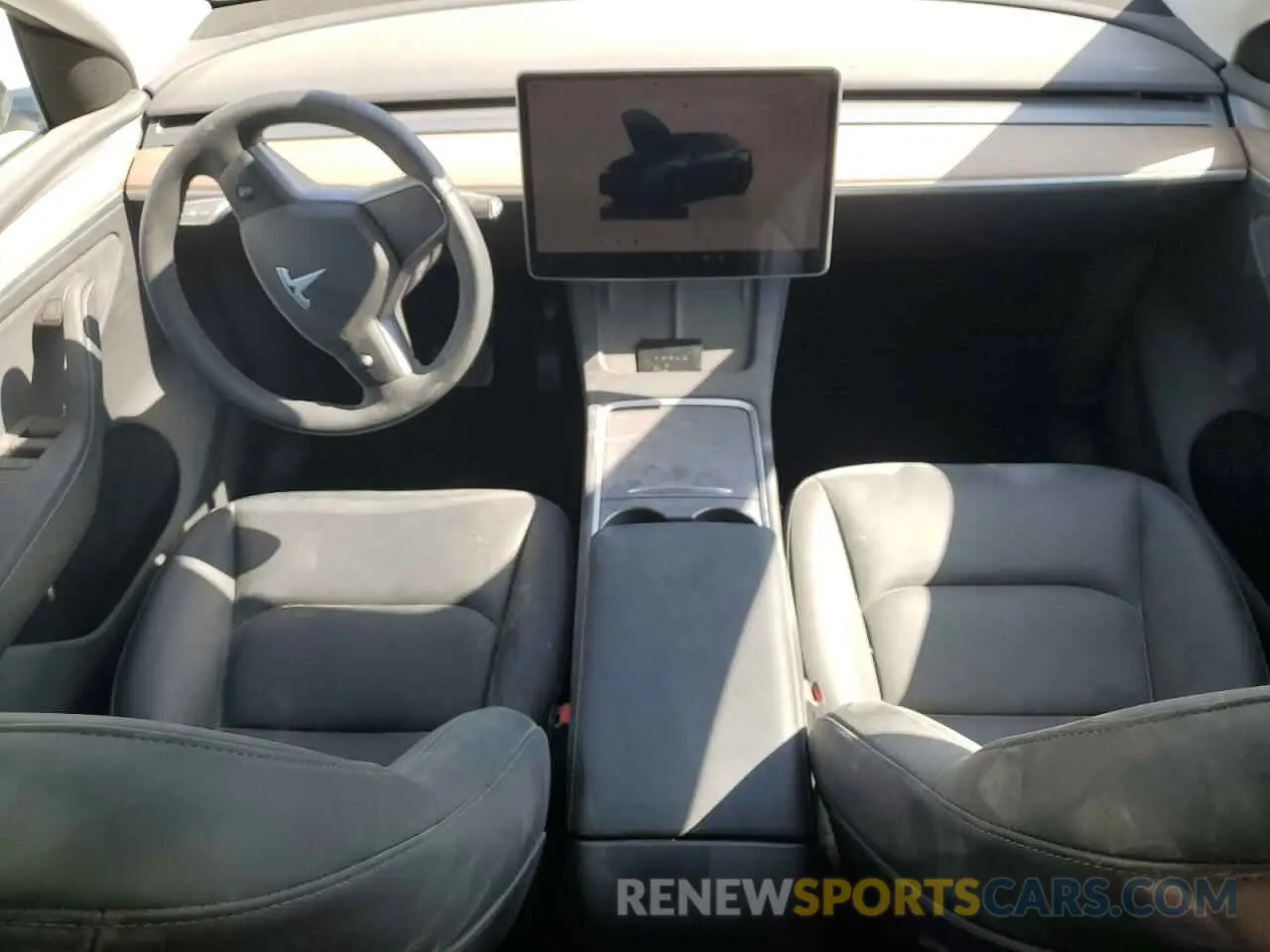 8 Photograph of a damaged car 7SAYGDEE8RA225436 TESLA MODEL Y 2024