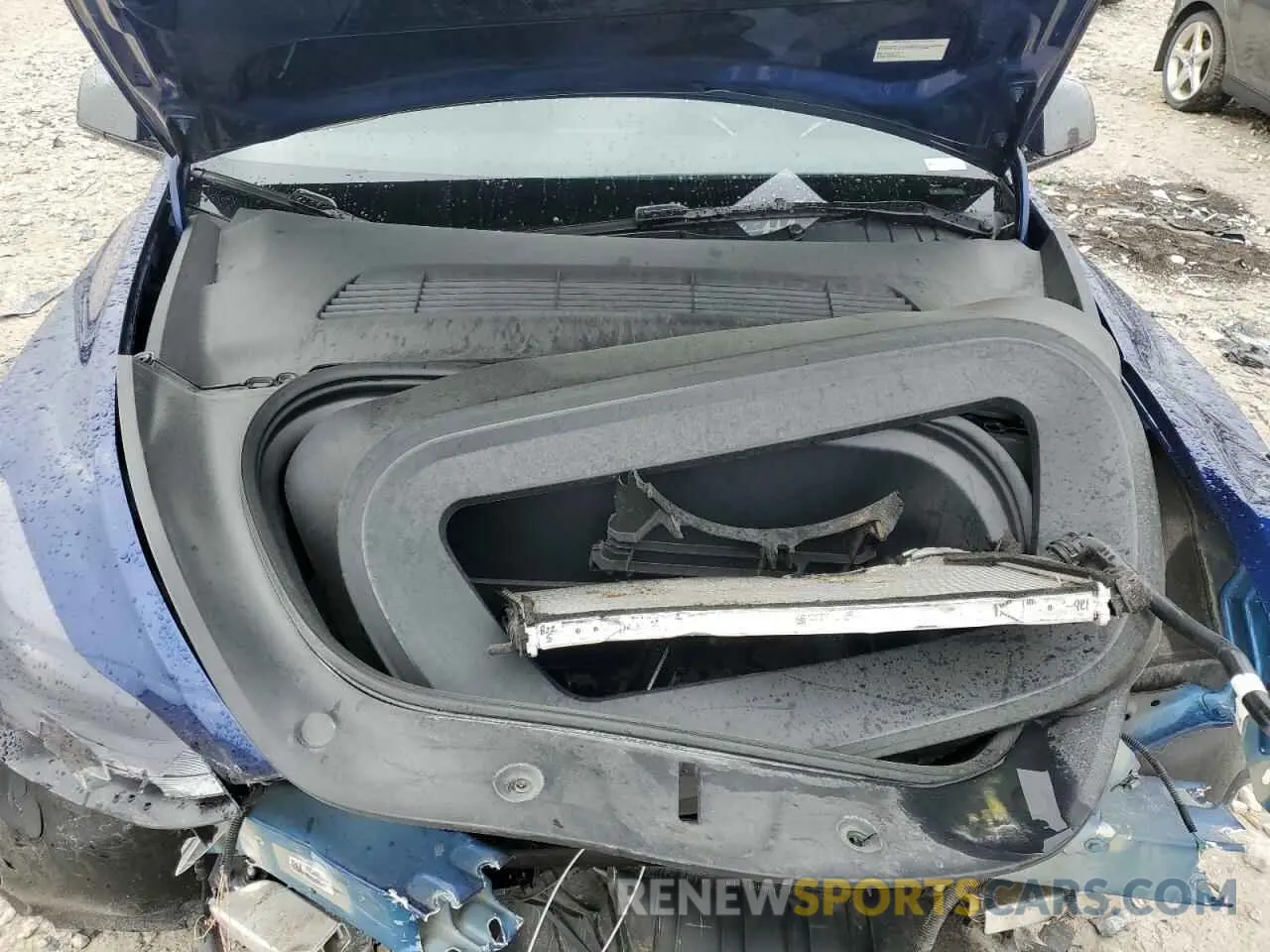 11 Photograph of a damaged car 7SAYGDEE8RA226229 TESLA MODEL Y 2024