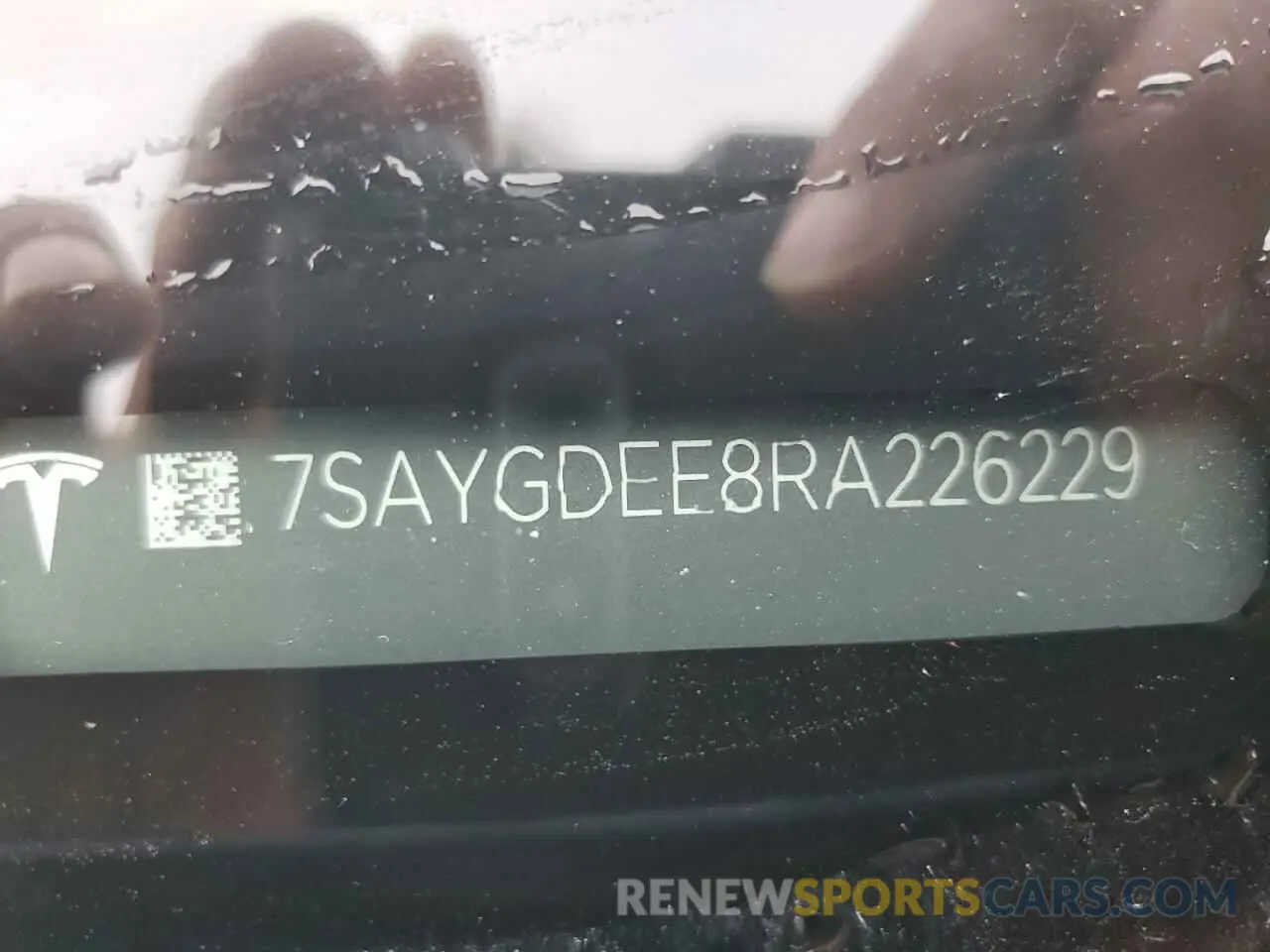 13 Photograph of a damaged car 7SAYGDEE8RA226229 TESLA MODEL Y 2024
