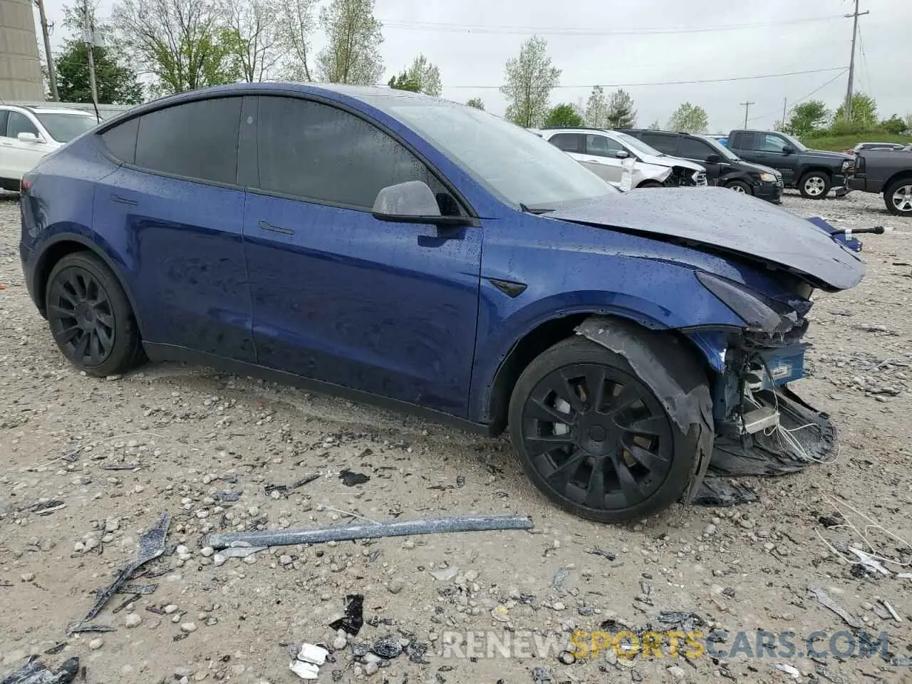 4 Photograph of a damaged car 7SAYGDEE8RA226229 TESLA MODEL Y 2024